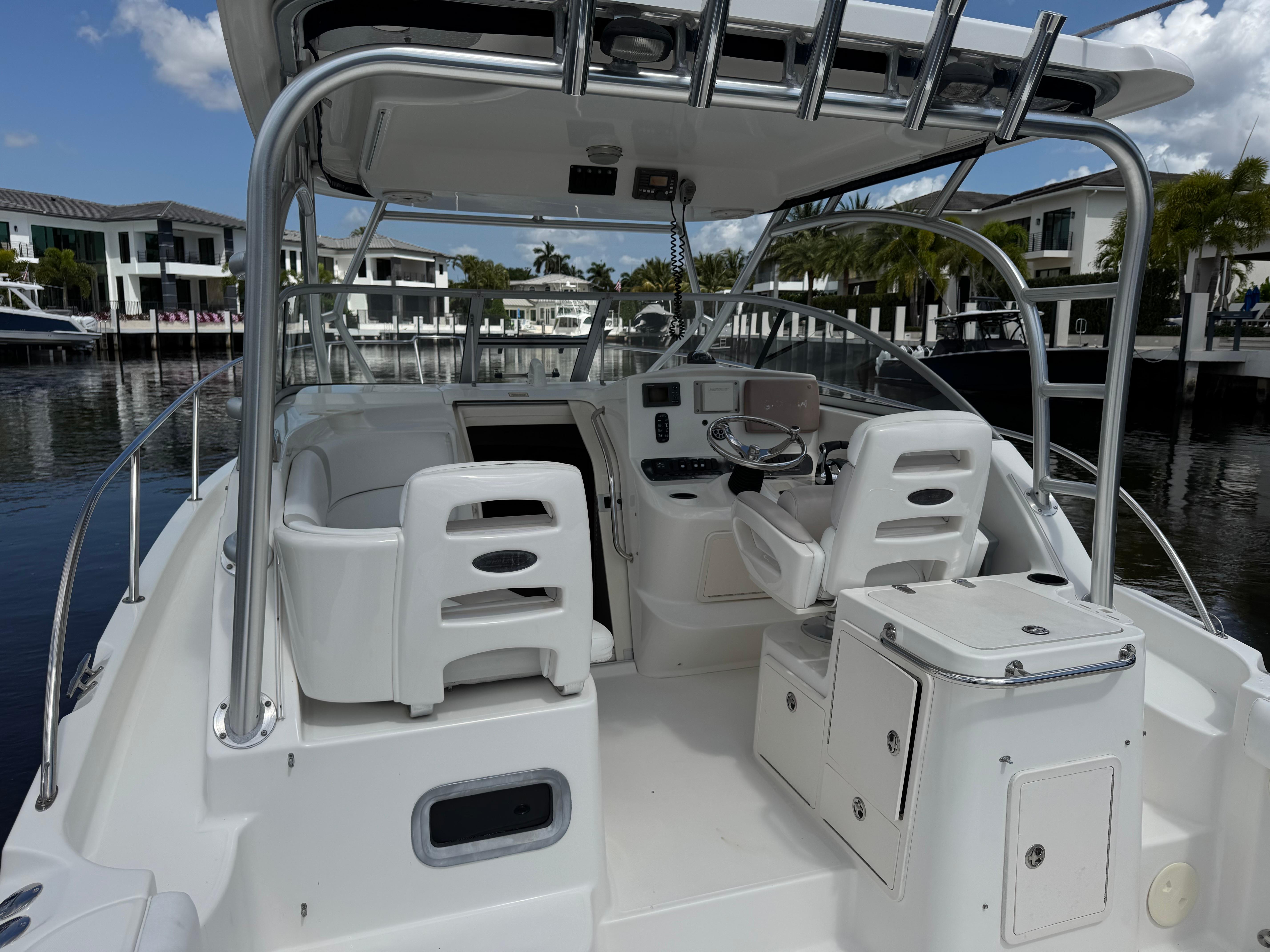 2006-boston-whaler-305-conquest-power-9687173-20250411142740051-1_XLARGE