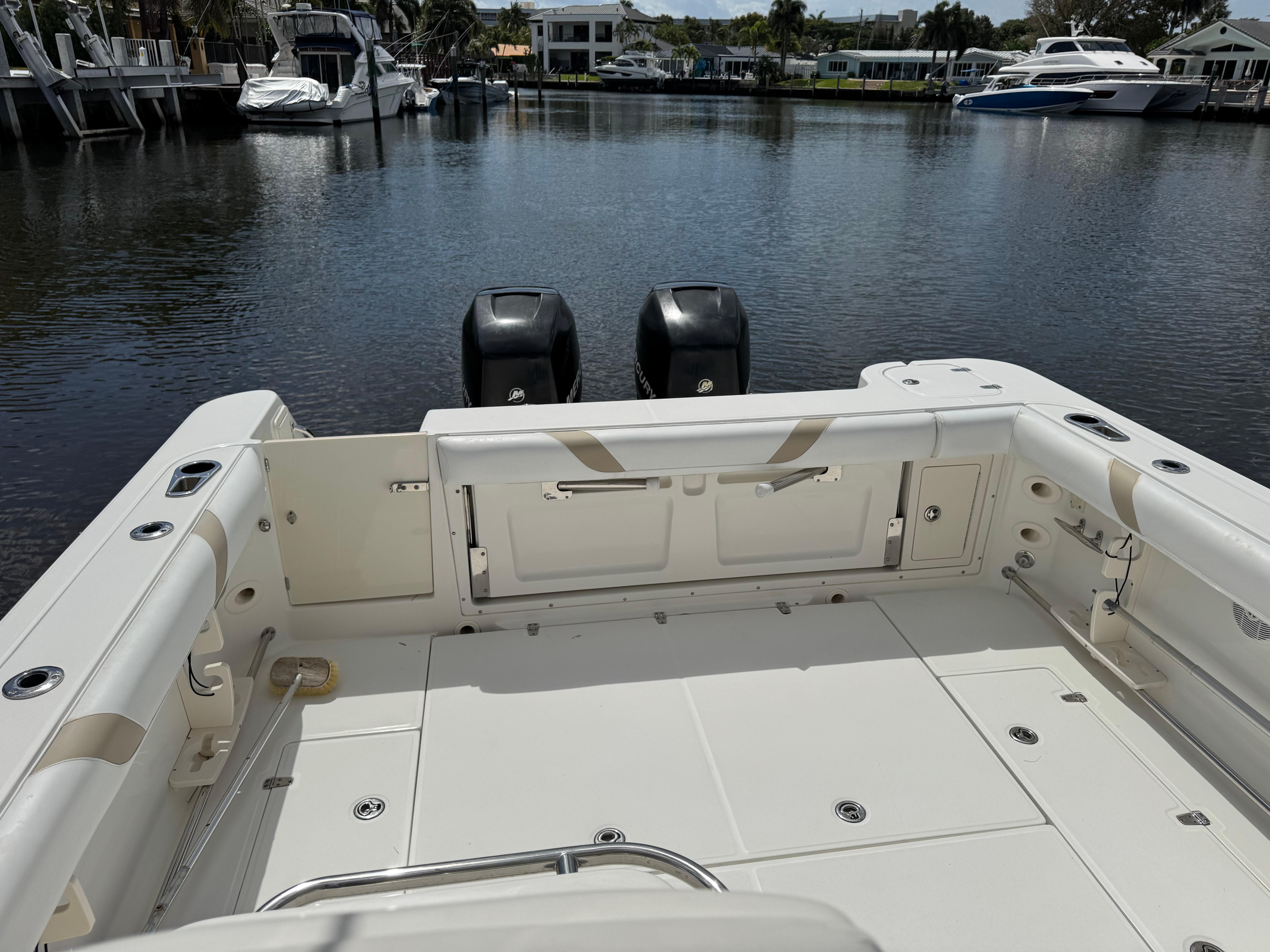 2006-boston-whaler-305-conquest-power-9687173-20250411142803163-1_XLARGE