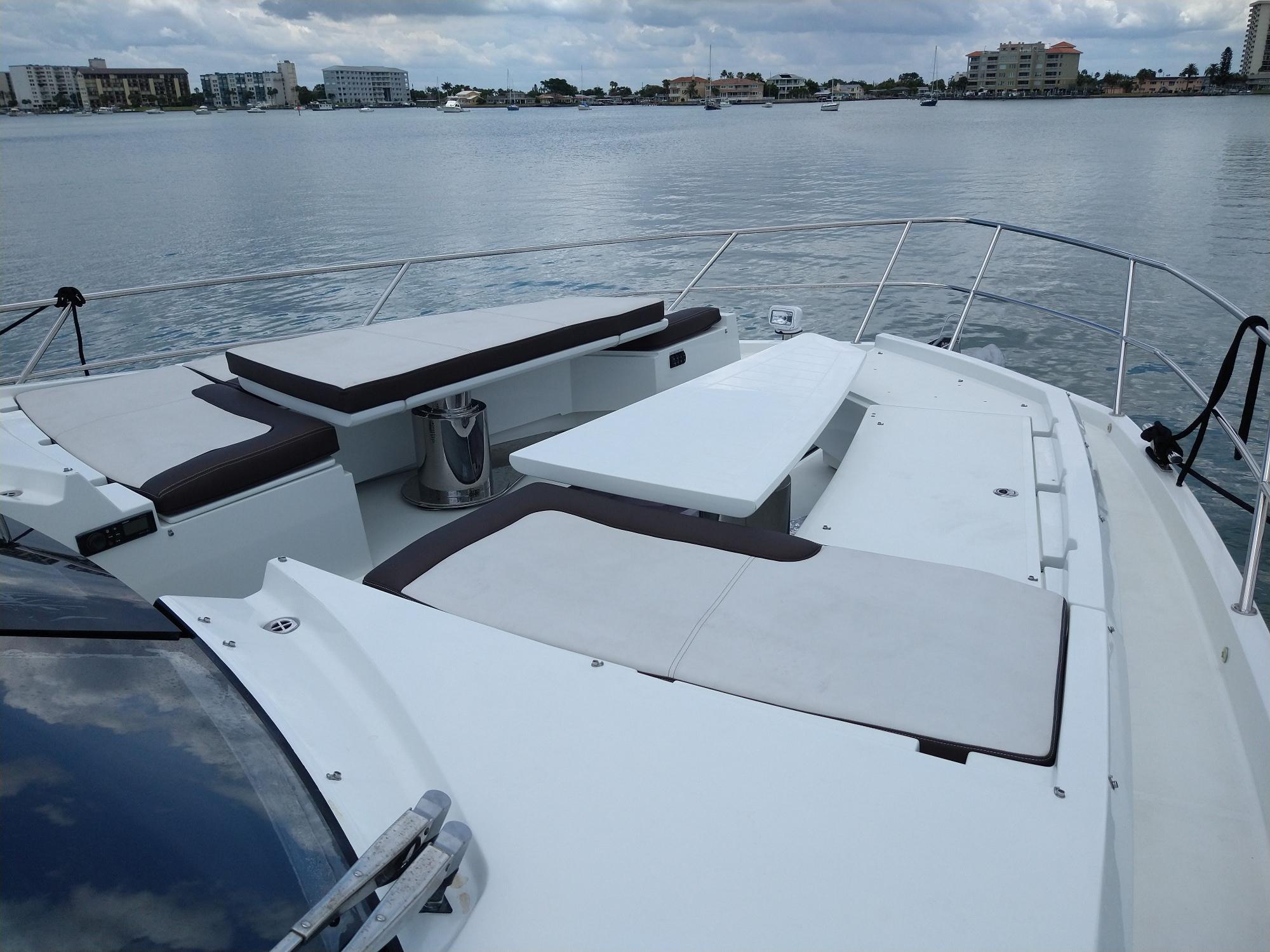 Foredeck Seating /Tables