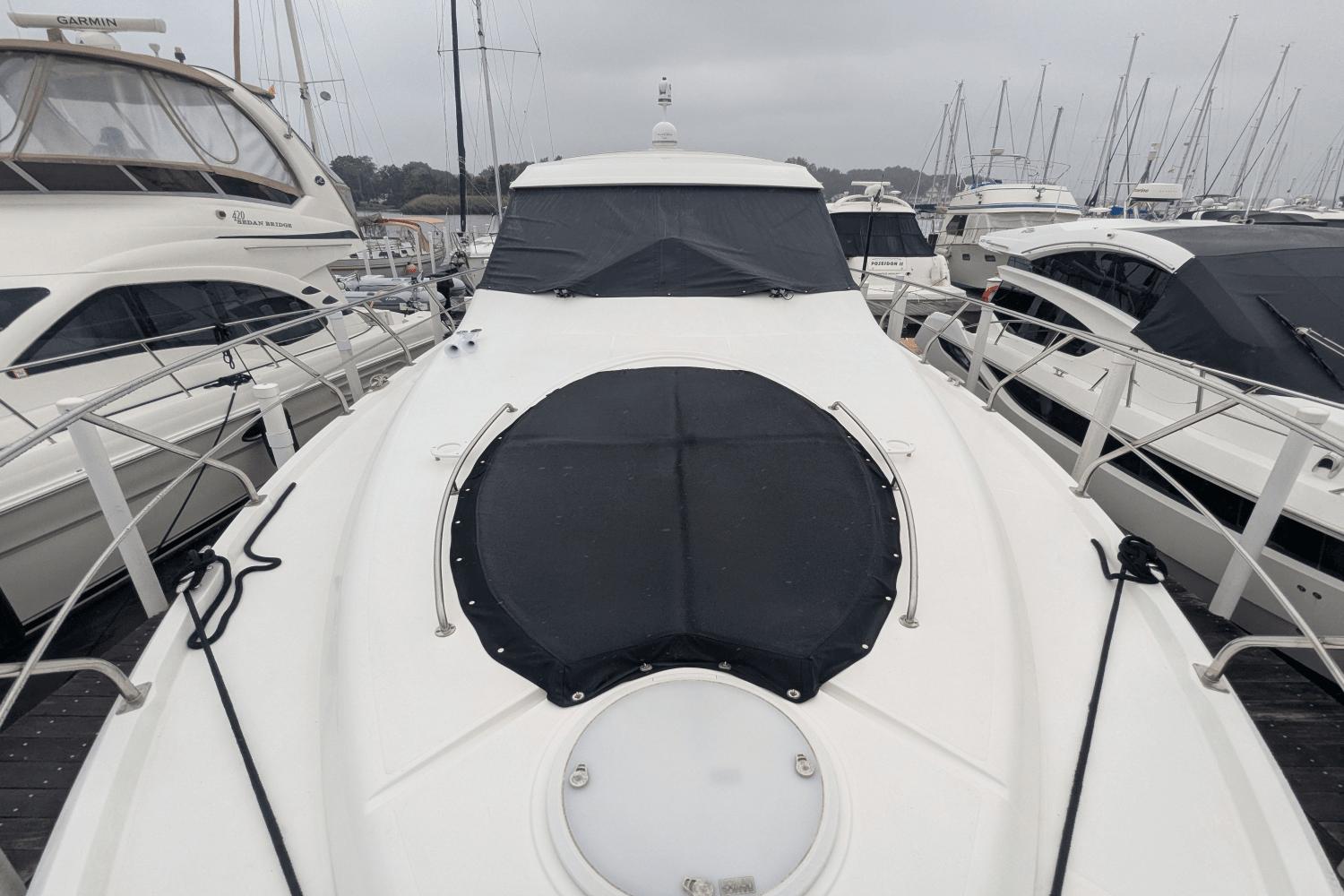 2013 Cruisers Yachts Cantius