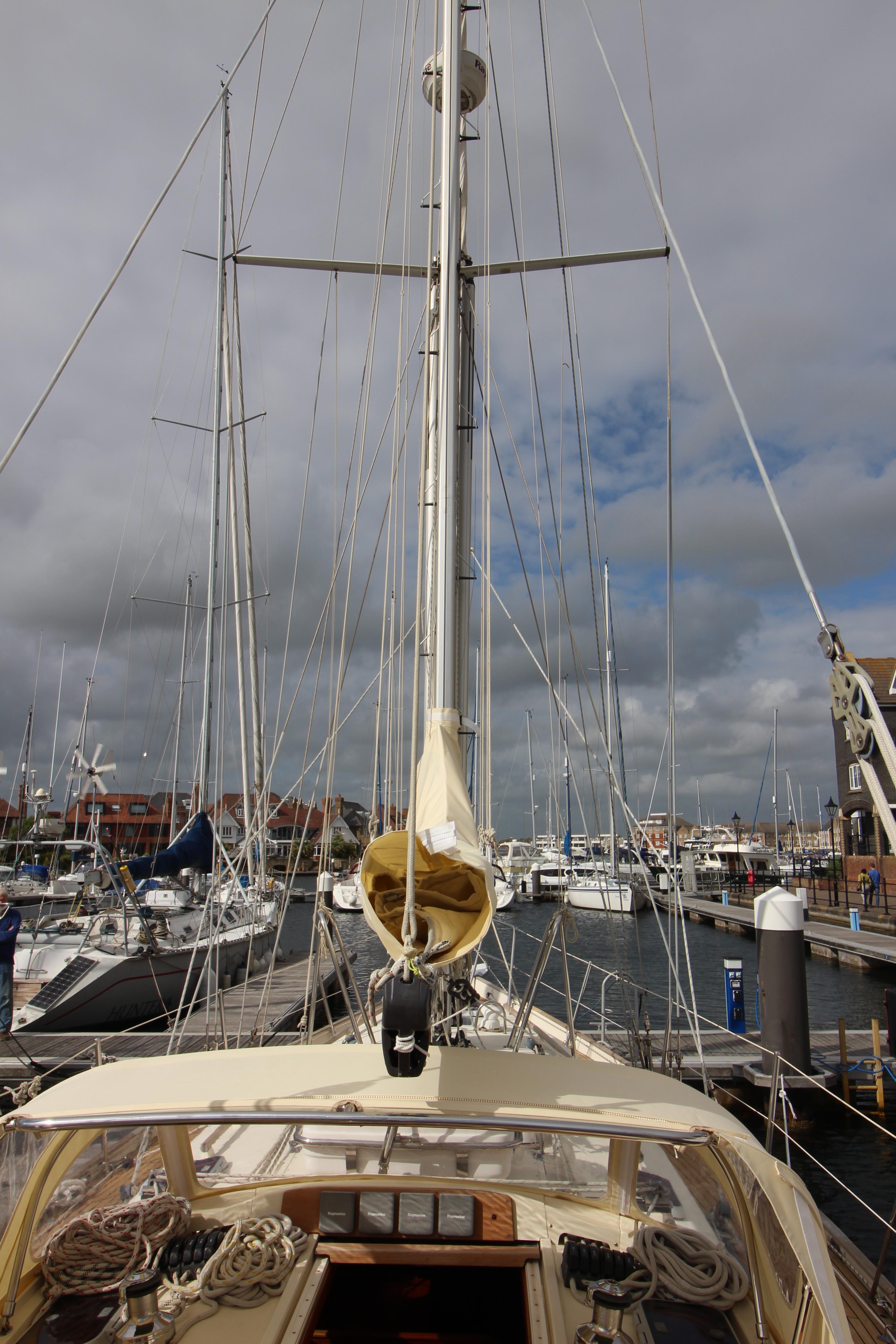 bowman 42 sailboatdata