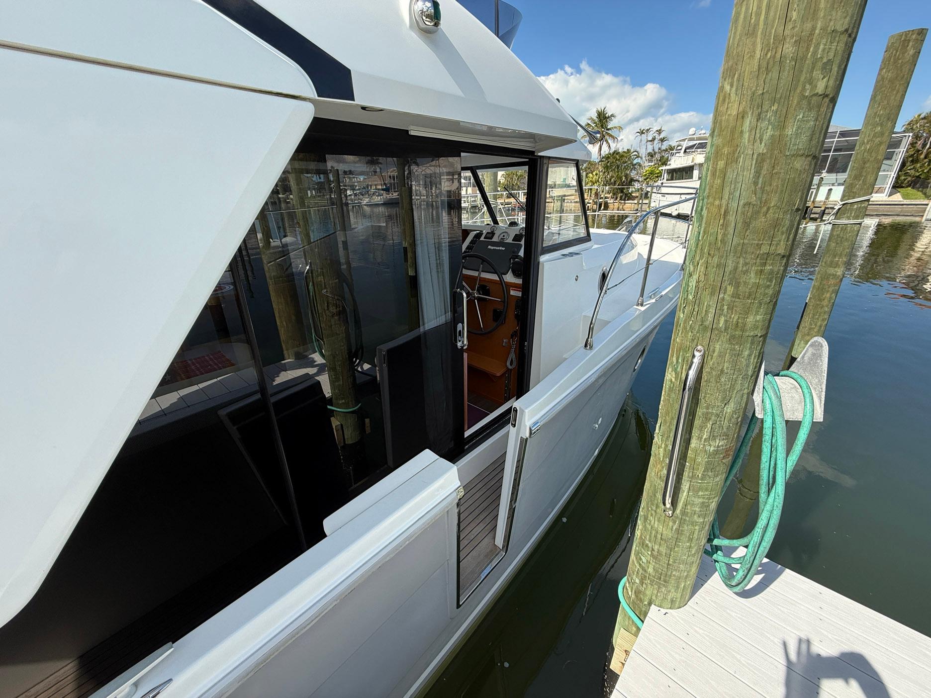 Yacht Photos Pics