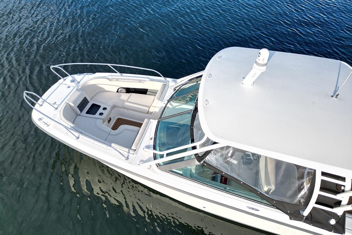 2019 Boston Whaler 270 Vantage #TBBAE0638 inventory image at Sun Country Yachts, Seattle