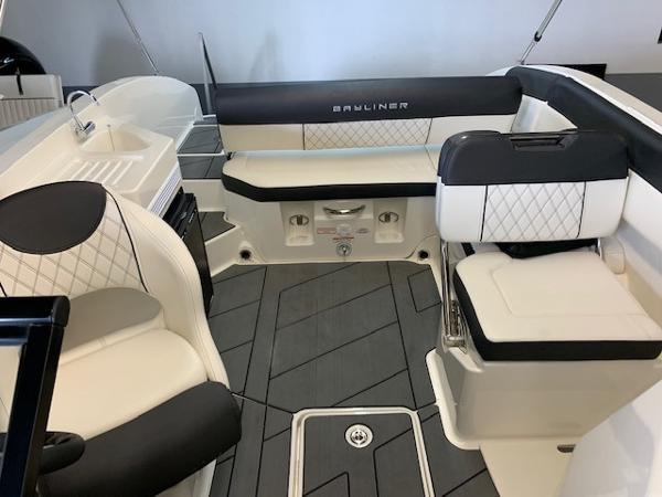 2022 Bayliner boat for sale, model of the boat is DX2250 & Image # 4 of 11