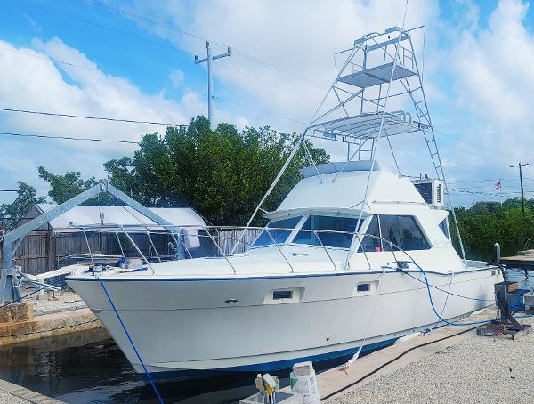 35' Chris-Craft, Listing Number 100917274, - Photo No. 2