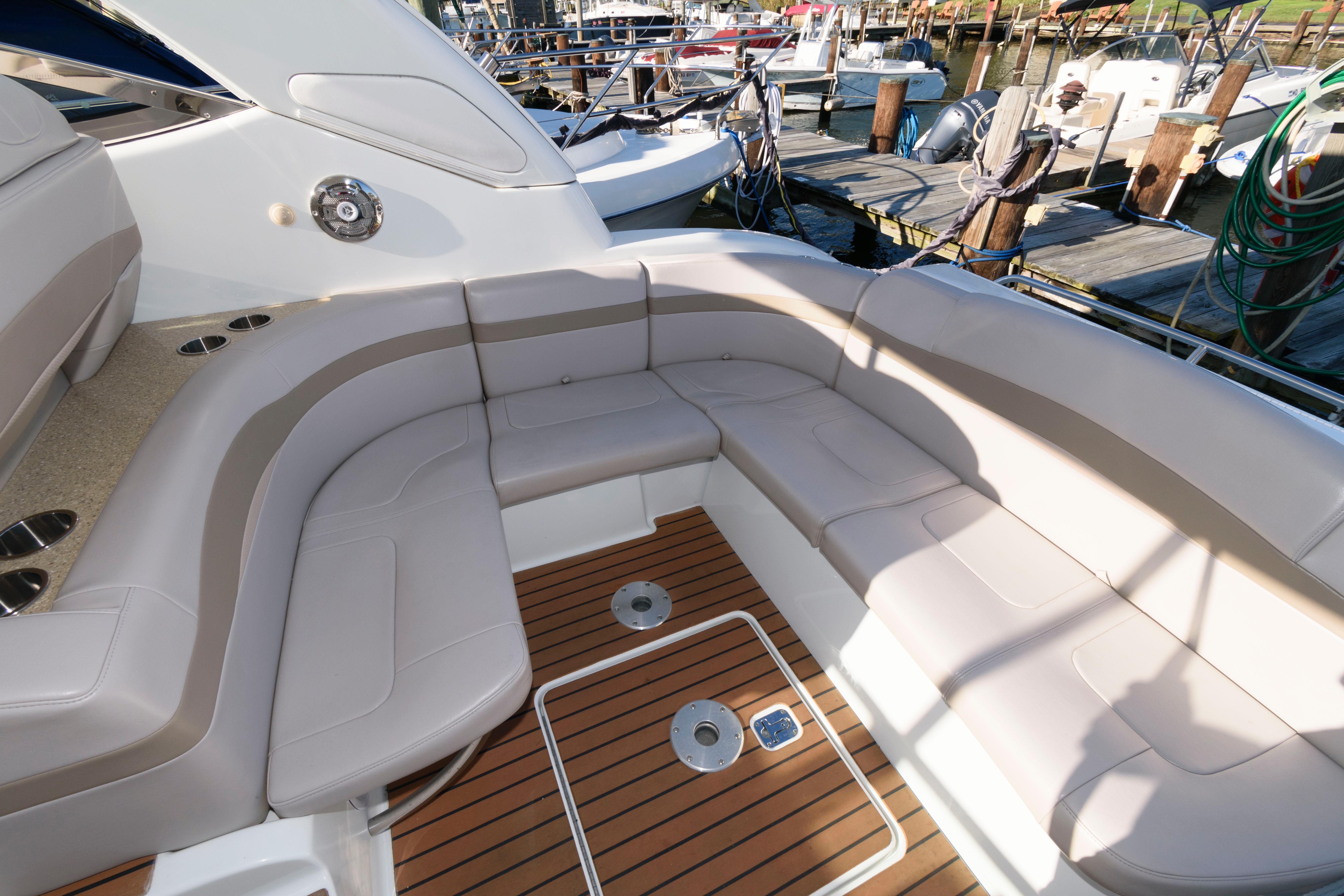 M 7473 RD Knot 10 Yacht Sales
