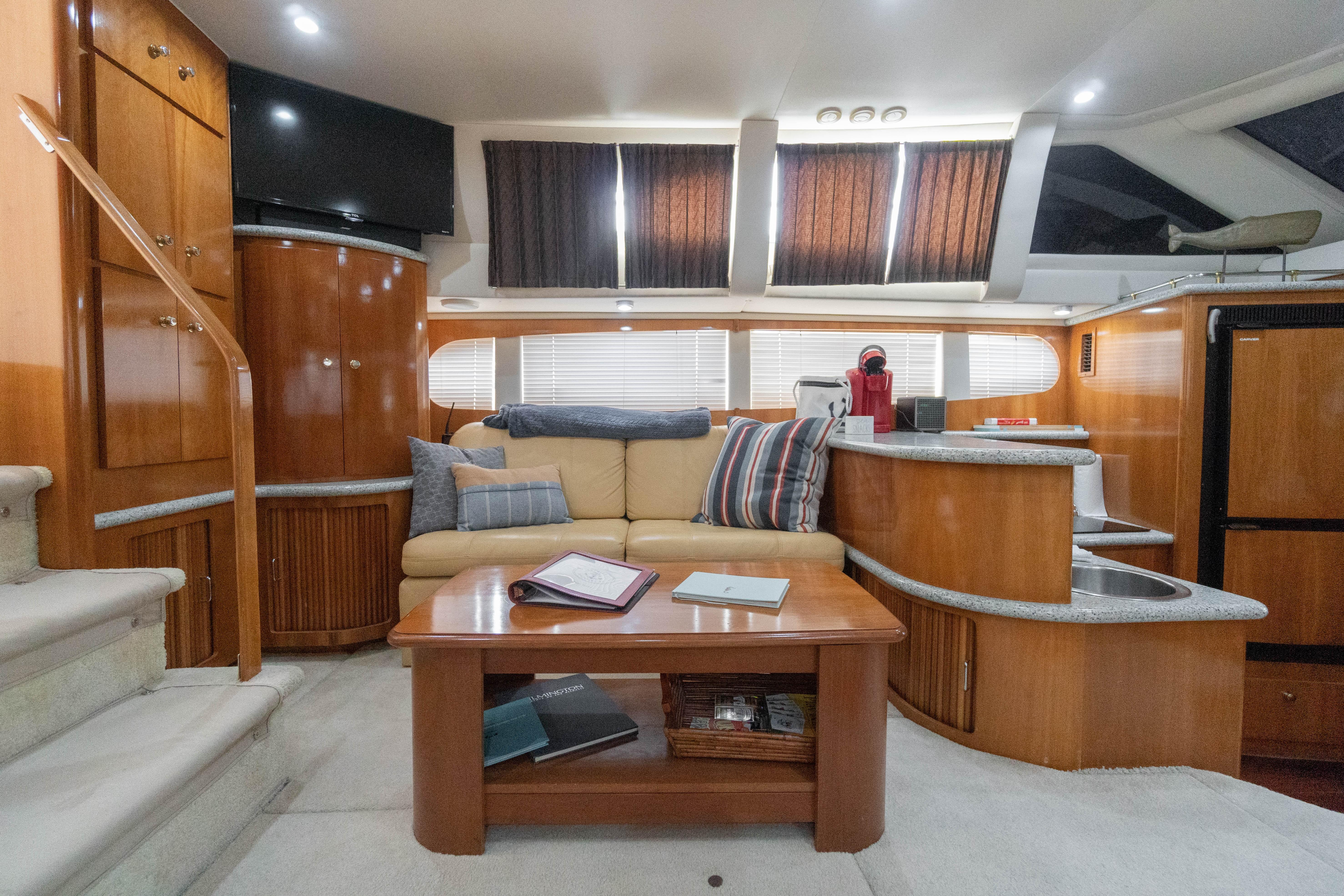 2001 Carver 444 Cockpit Motor Yacht