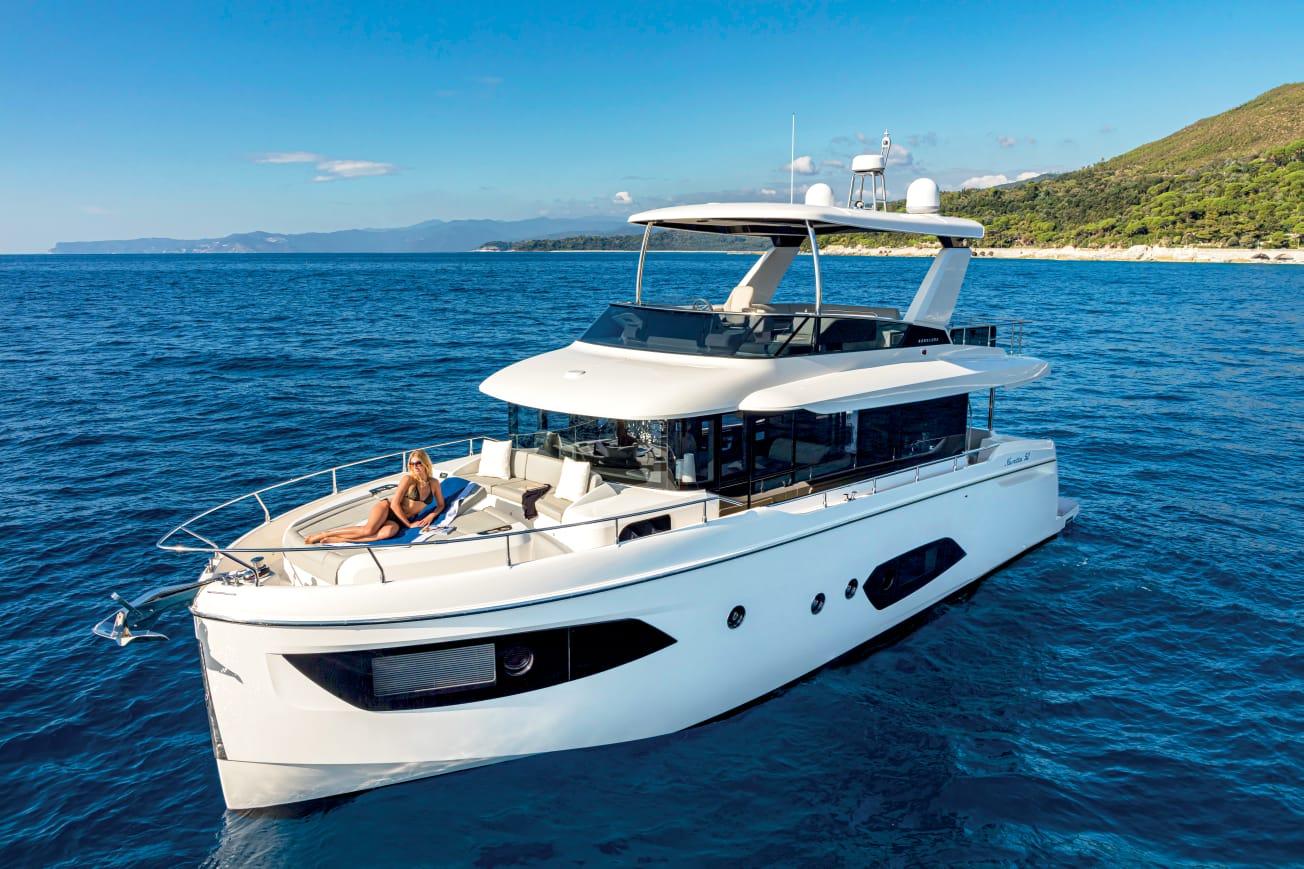 2025 Absolute 52 Navetta