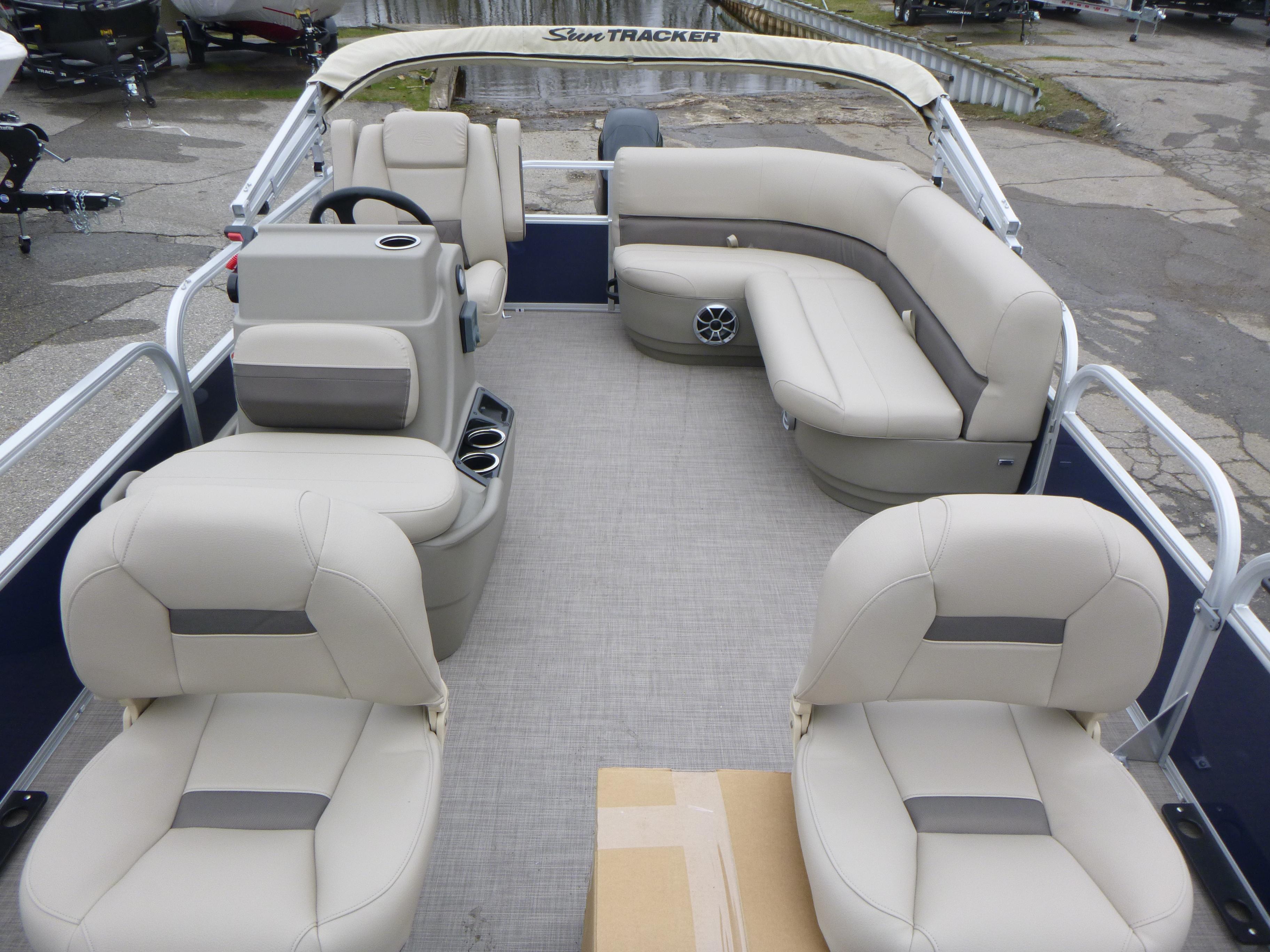 2025 Sun Tracker Bass Buggy 16 XL Select Gallery