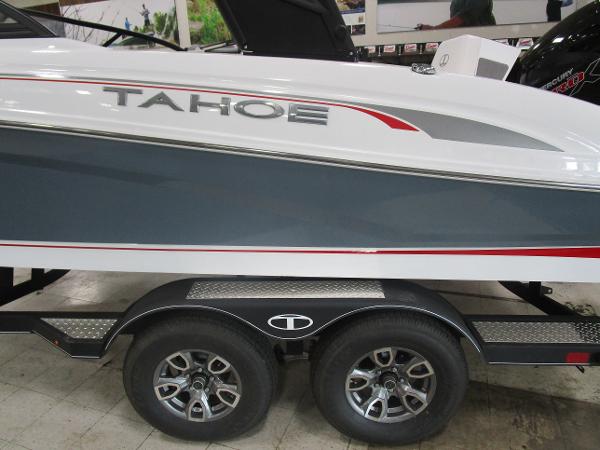 2021 Tahoe boat for sale, model of the boat is 210 S & Image # 27 of 30