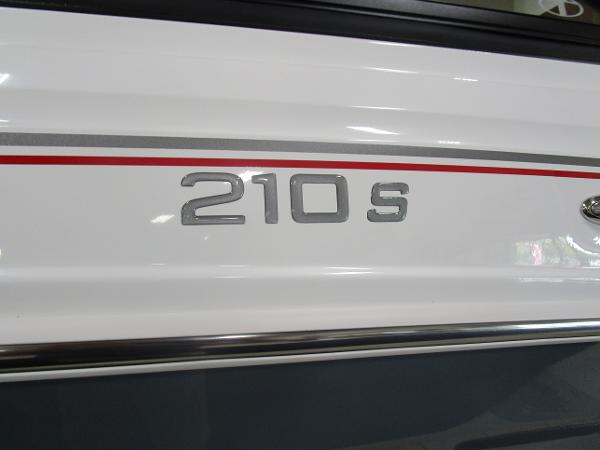 2021 Tahoe boat for sale, model of the boat is 210 S & Image # 28 of 30