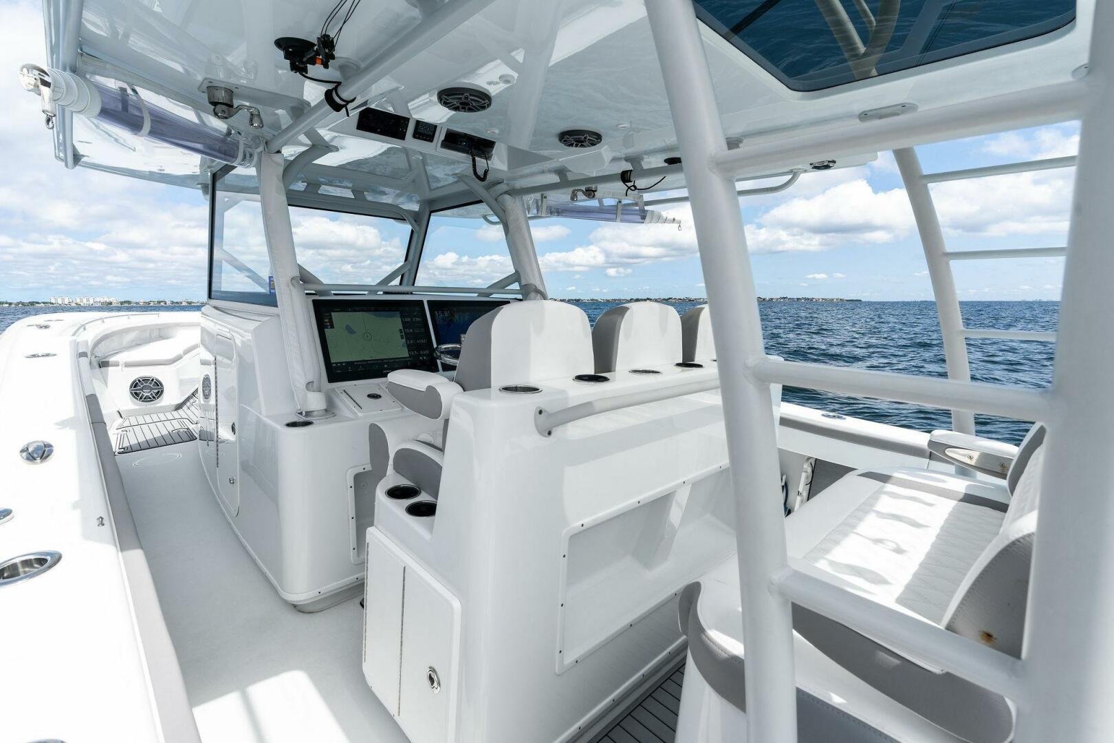 2021-yellowfin-42-center-console-power-9837203-20250612134435614-1_XLARGE