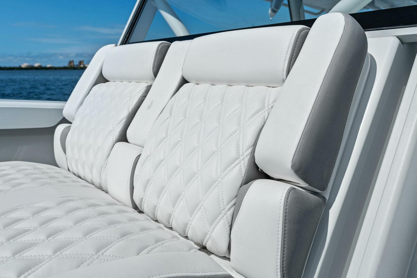 2021-yellowfin-42-center-console-power-9837203-20250612134448674-1_XLARGE