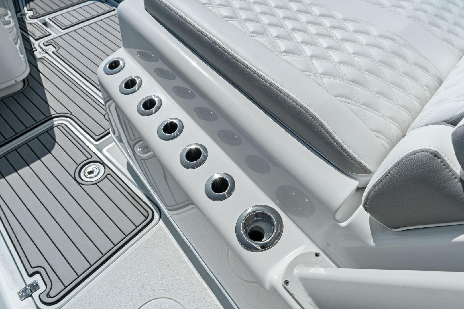 2021-yellowfin-42-center-console-power-9837203-20250612134449649-1_XLARGE