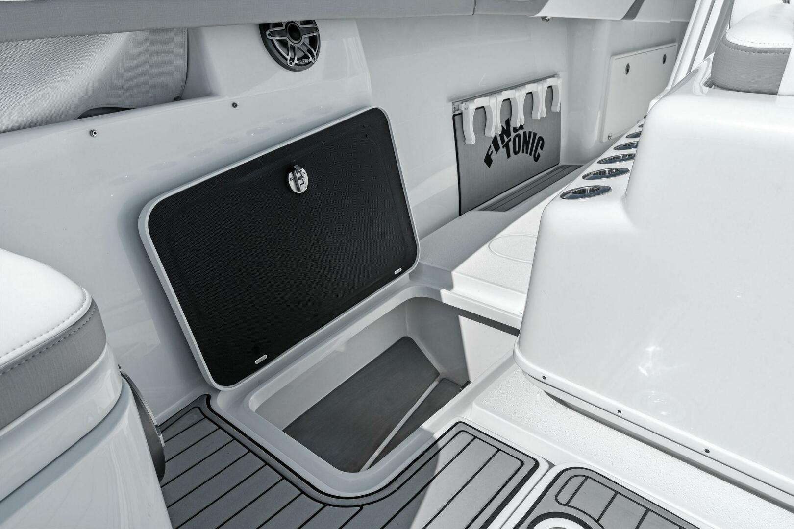 2021-yellowfin-42-center-console-power-9837203-20250612134453646-1_XLARGE