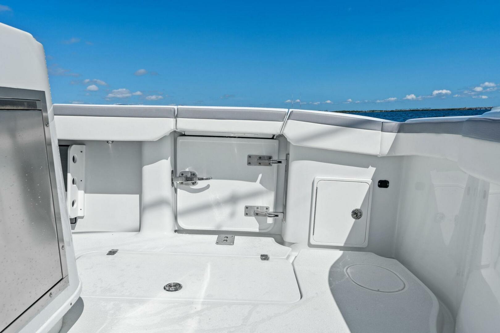 2021-yellowfin-42-center-console-power-9837203-20250612134457665-1_XLARGE
