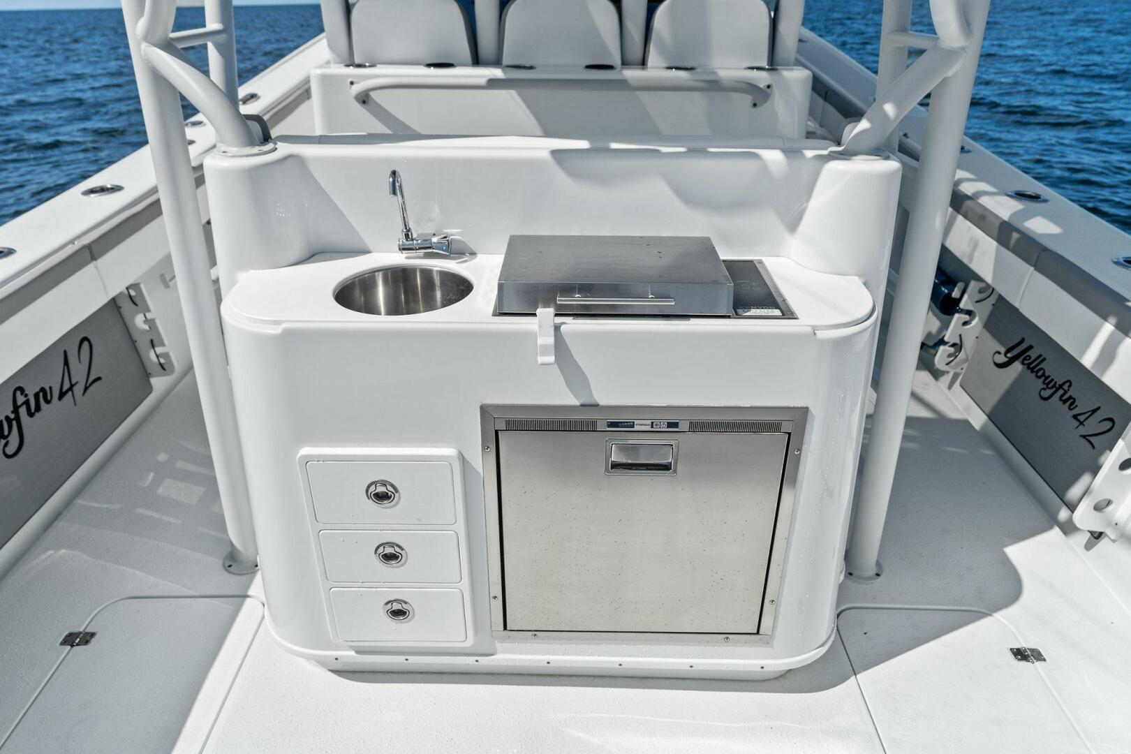 2021-yellowfin-42-center-console-power-9837203-20250612134500704-1_XLARGE