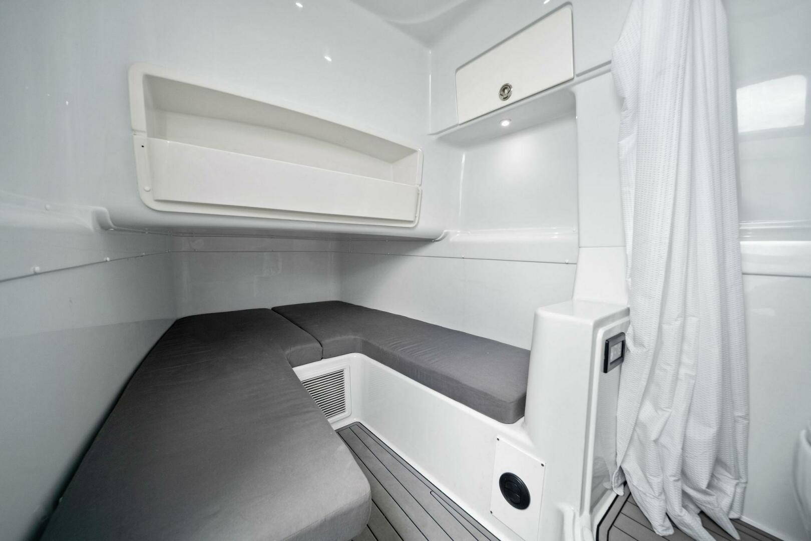 2021-yellowfin-42-center-console-power-9837203-20250612134509651-1_XLARGE