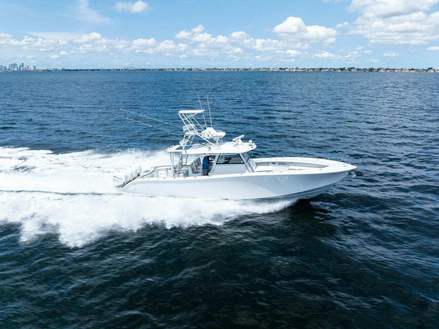 2021-yellowfin-42-center-console-power-9837203-20250612134519837-1_XLARGE