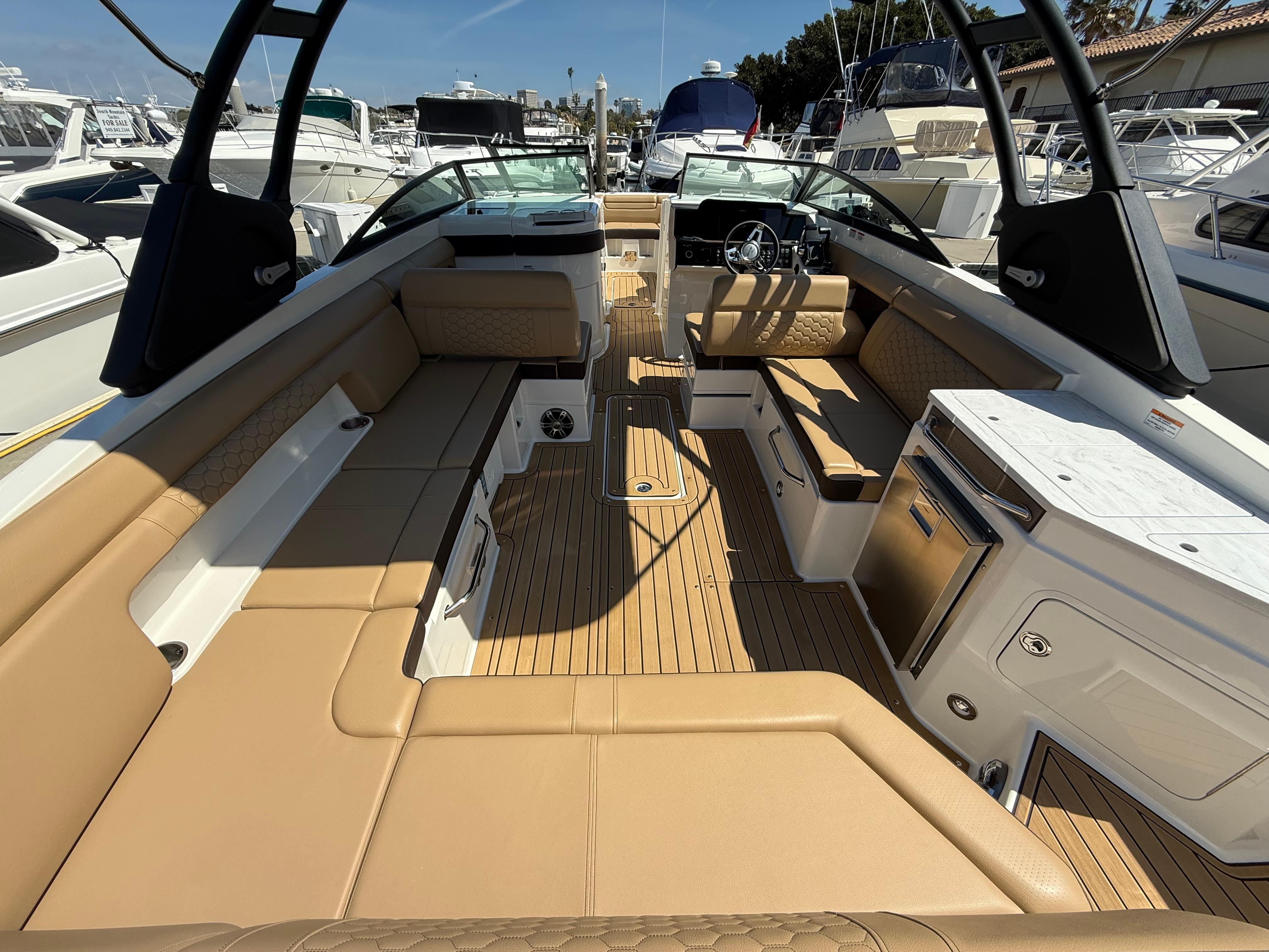 2022 Sea Ray 290 SDX OB #TBRL2120D inventory image at Sun Country Marine Group, Newport Beach 2022 Sea Ray 290 SDX OB #TBRL2120D inventory image at Sun Country Marine Group, Newport Beach