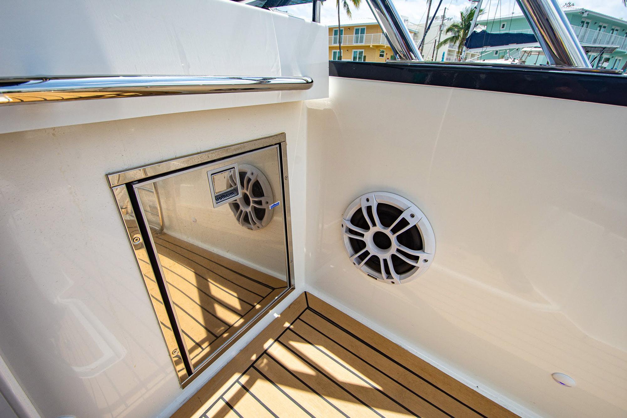 Yacht Photos Pics