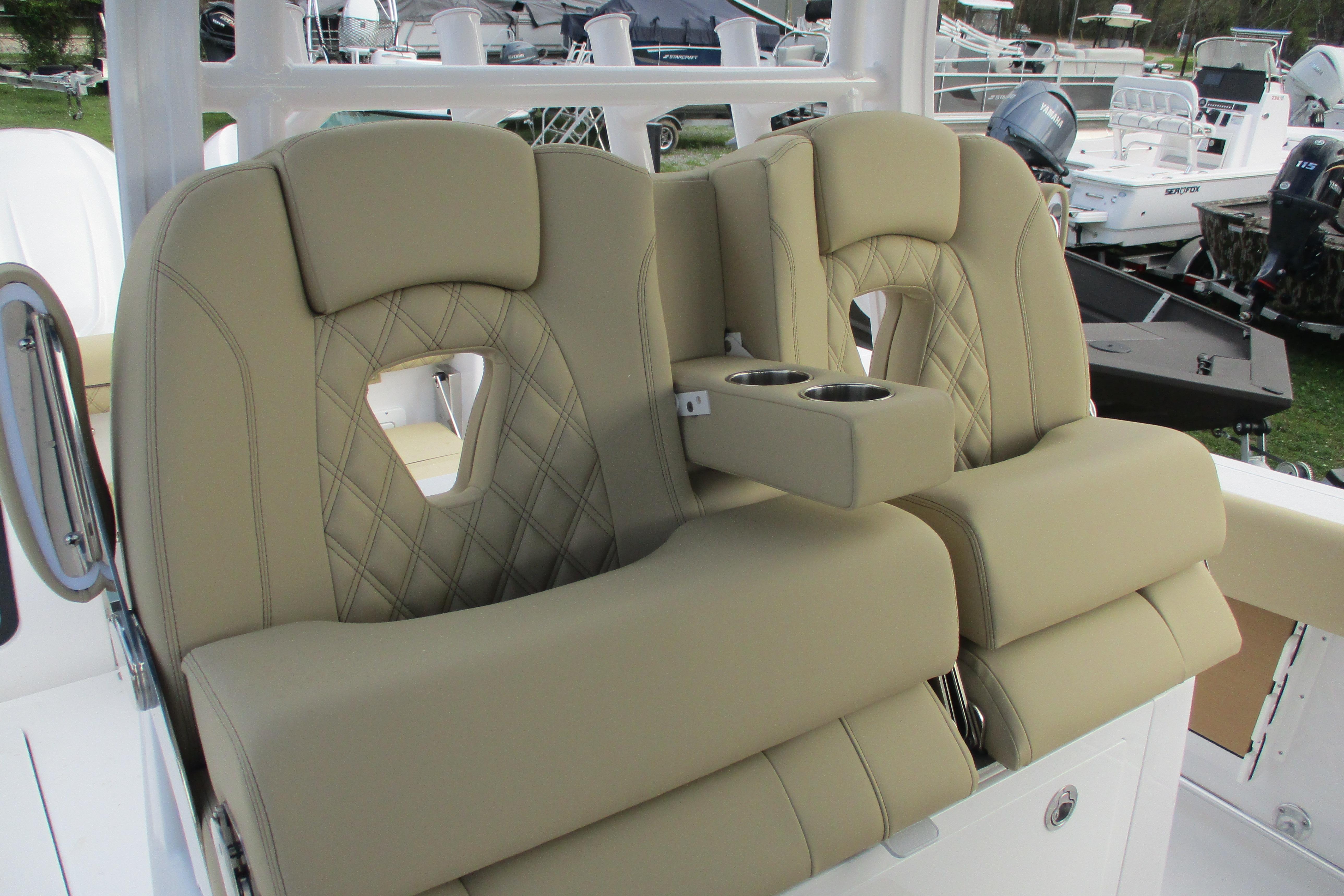 2026 Sportsman Open 302 Center Console-7