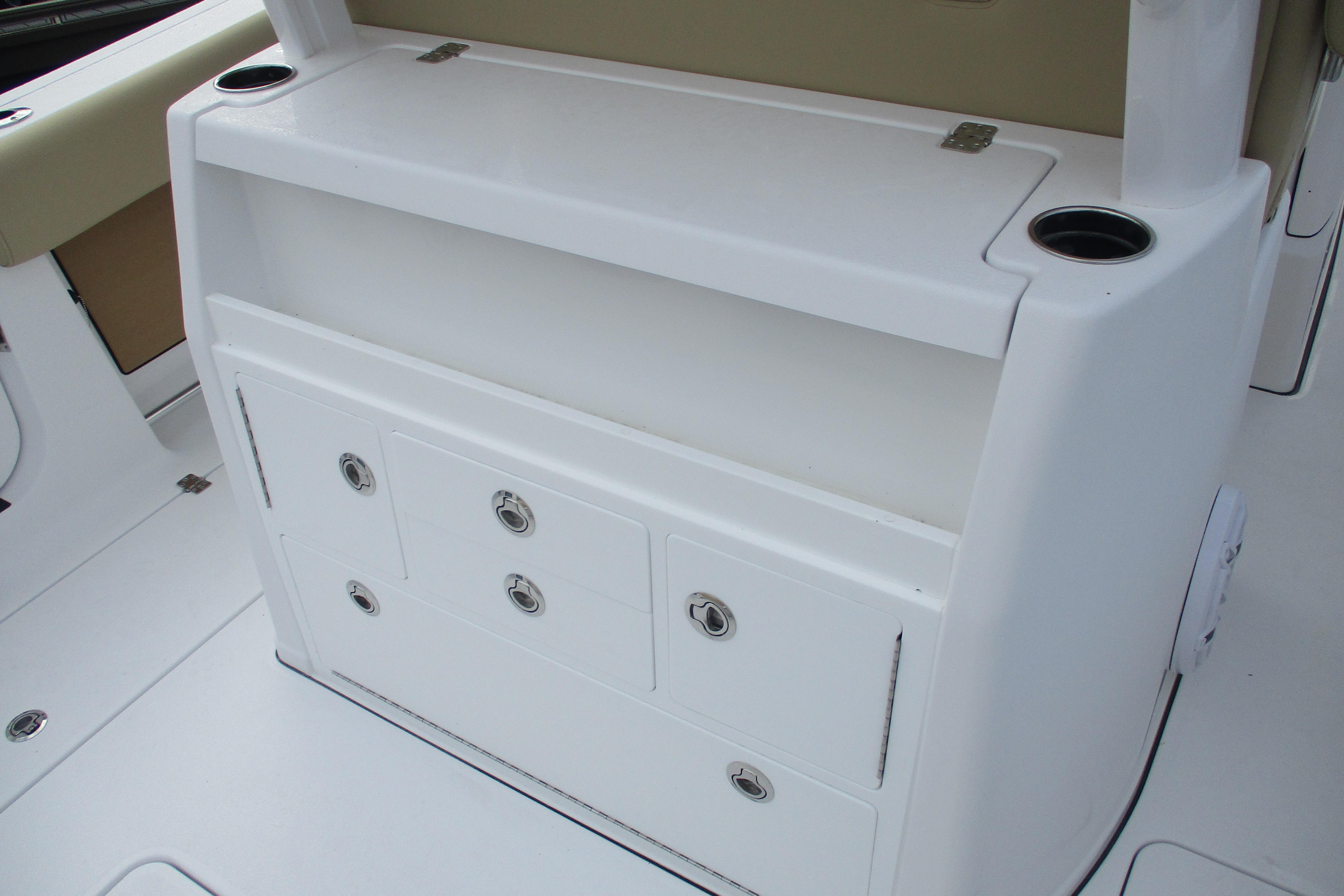 2026 Sportsman Open 302 Center Console-12