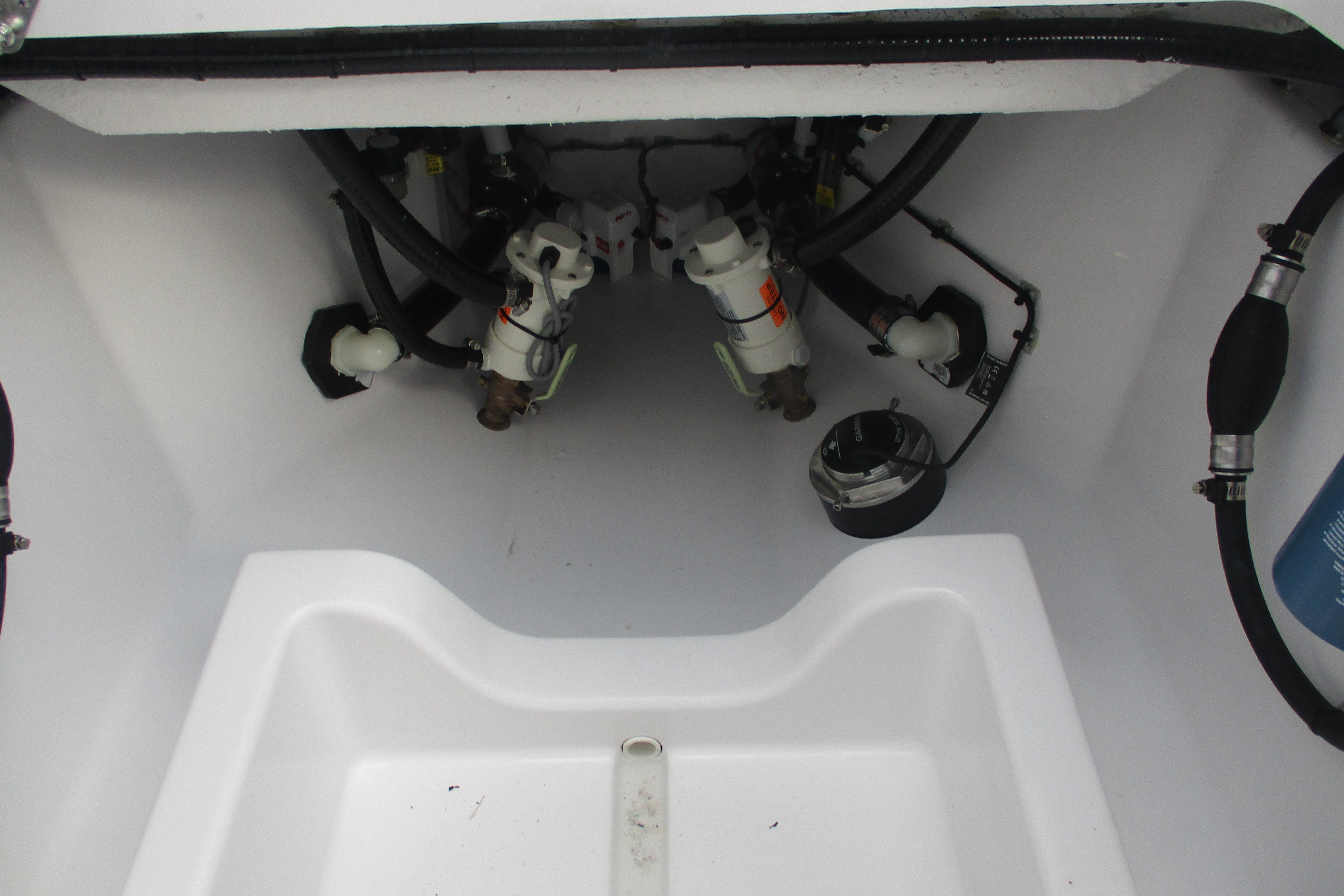 2026 Sportsman Open 302 Center Console-15