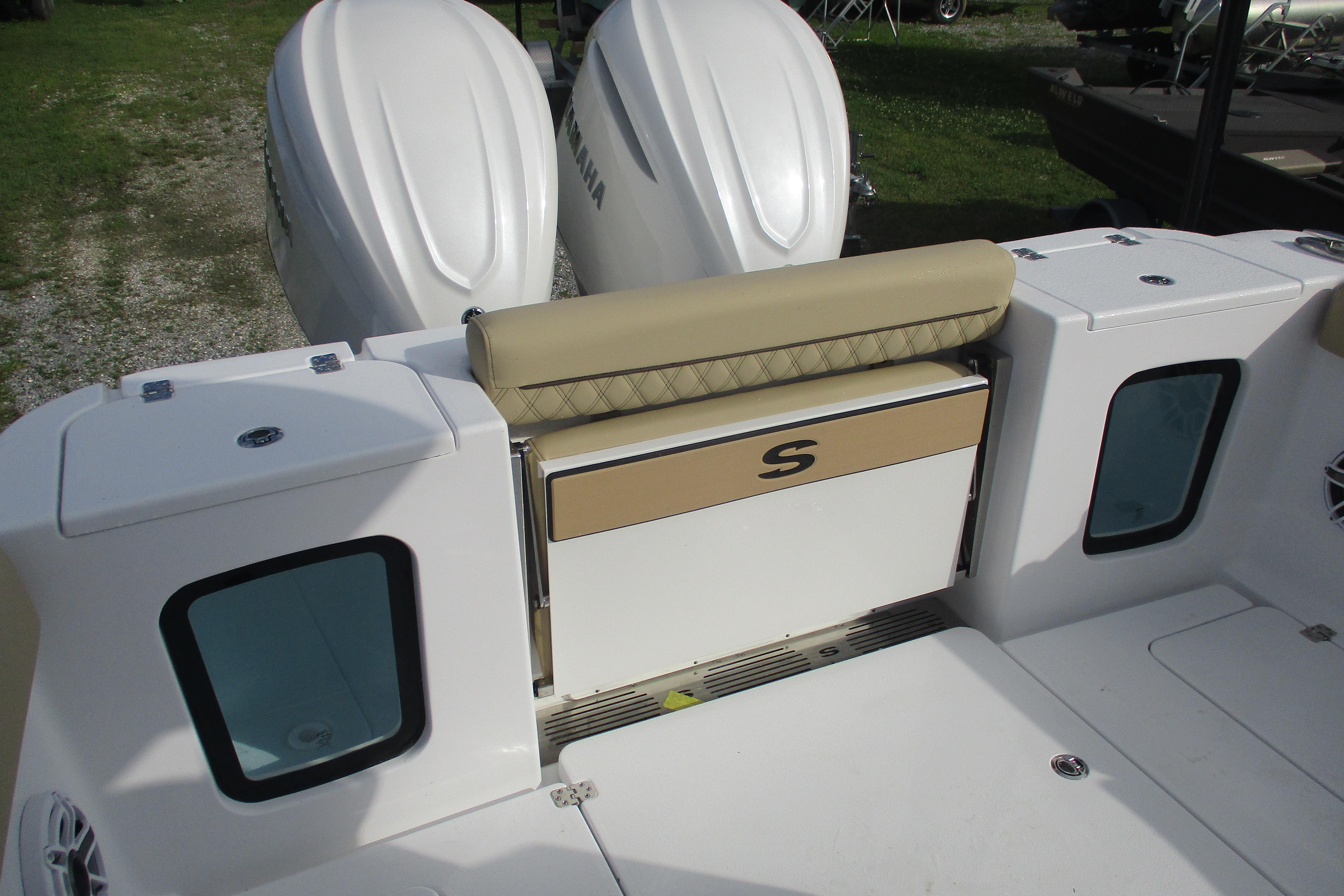 2026 Sportsman Open 302 Center Console-19