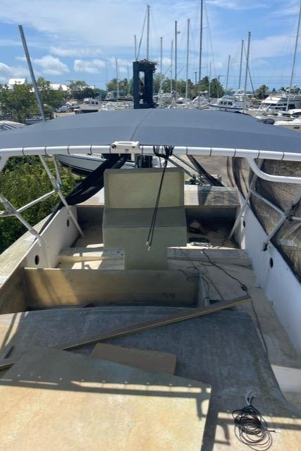  Yacht Photos Pics Flybridge with Center Console