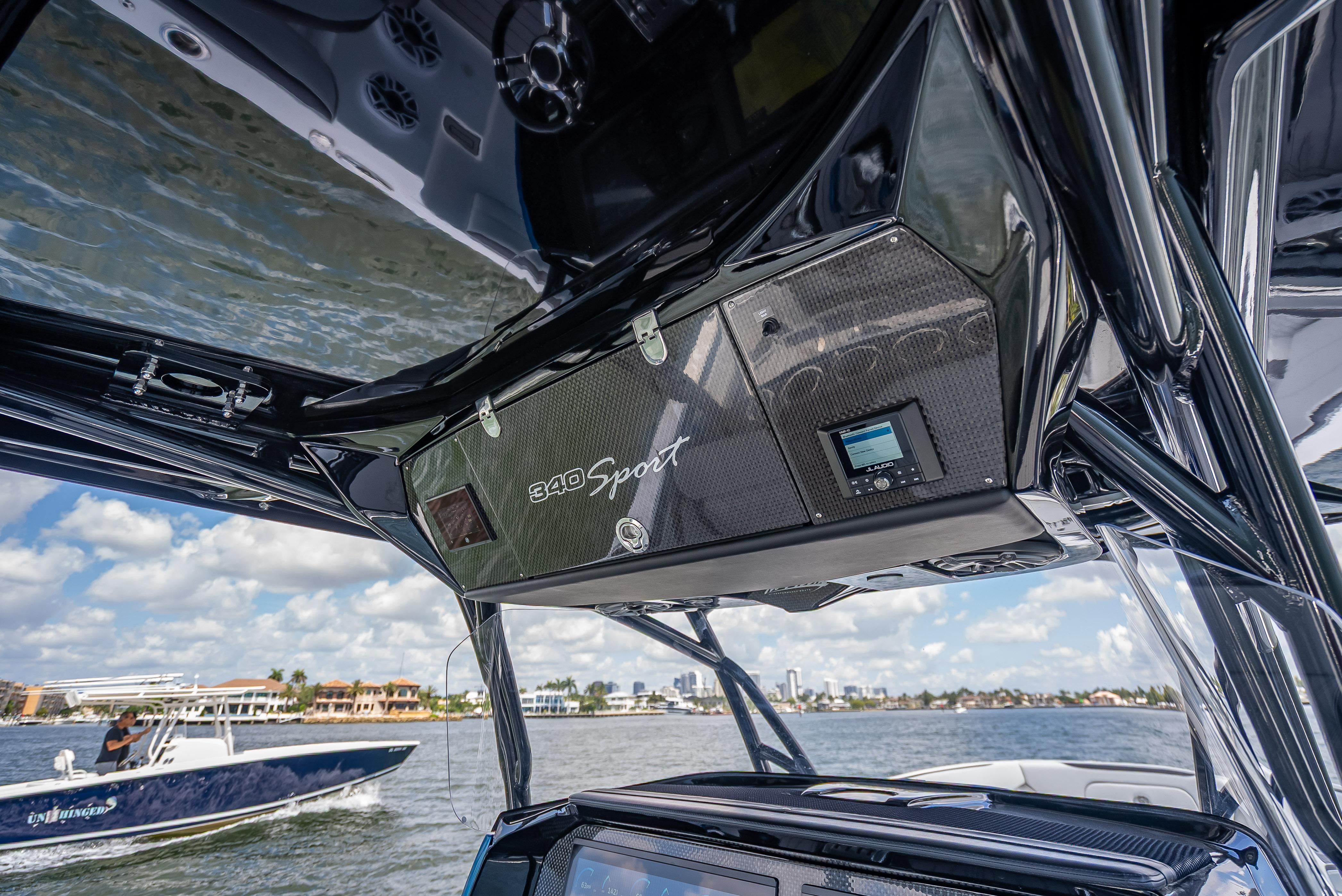 Nor-Tech-340 Sport Center Console 2024-34-246 FL-US-9387244 | Thumbnail