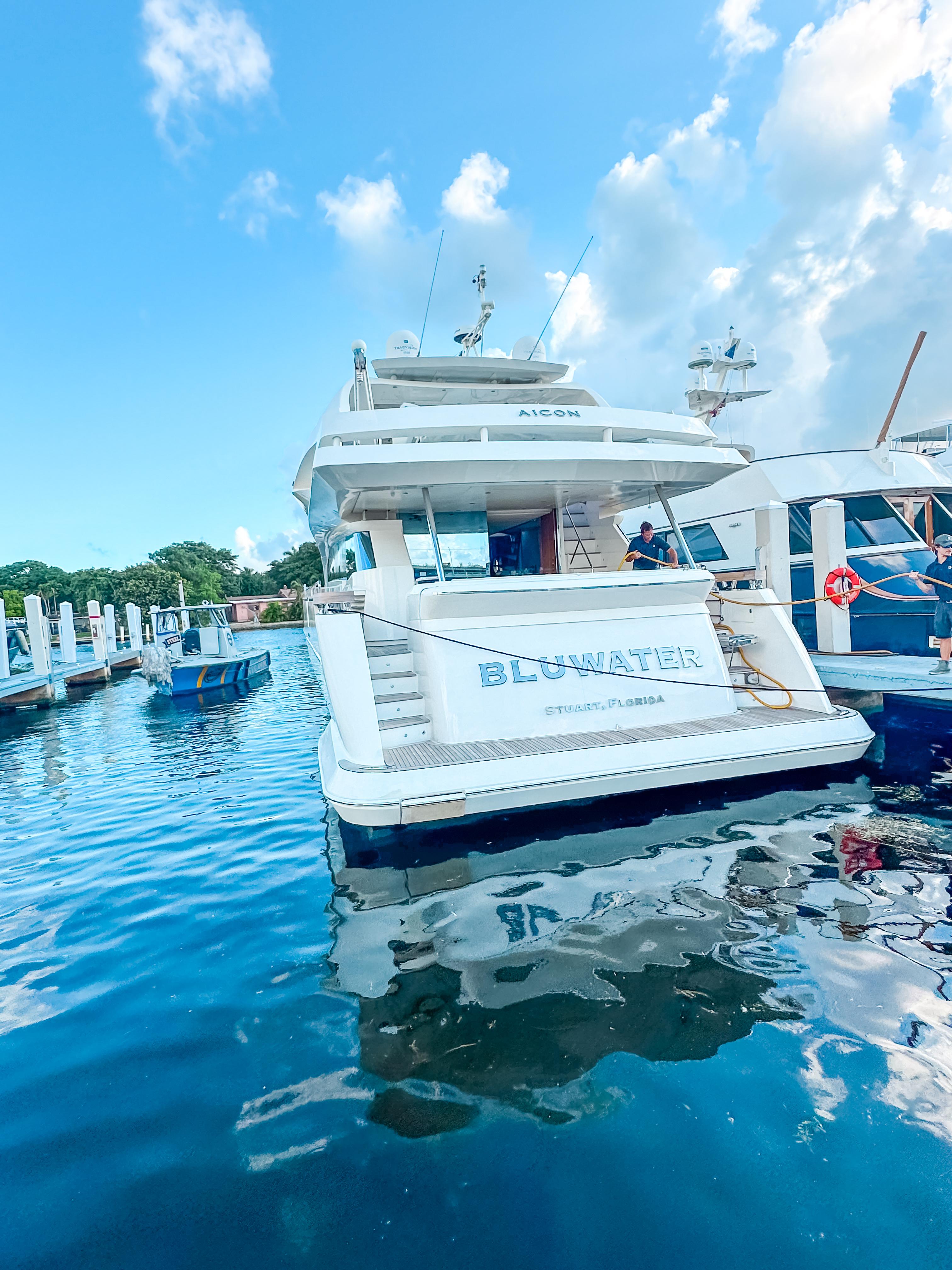 Bluwater Yacht Photos Pics 