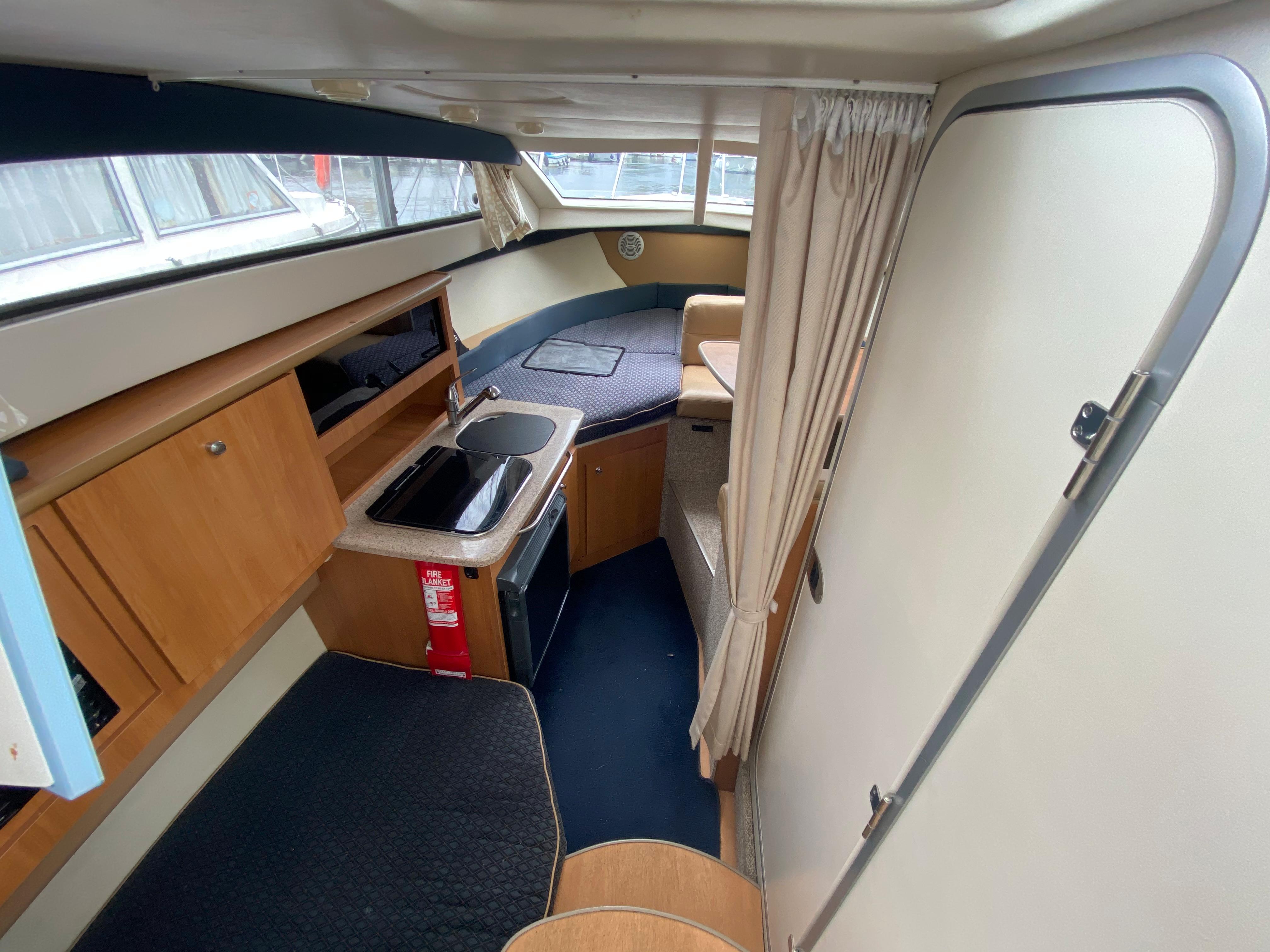 2006 Bayliner Discovery 246