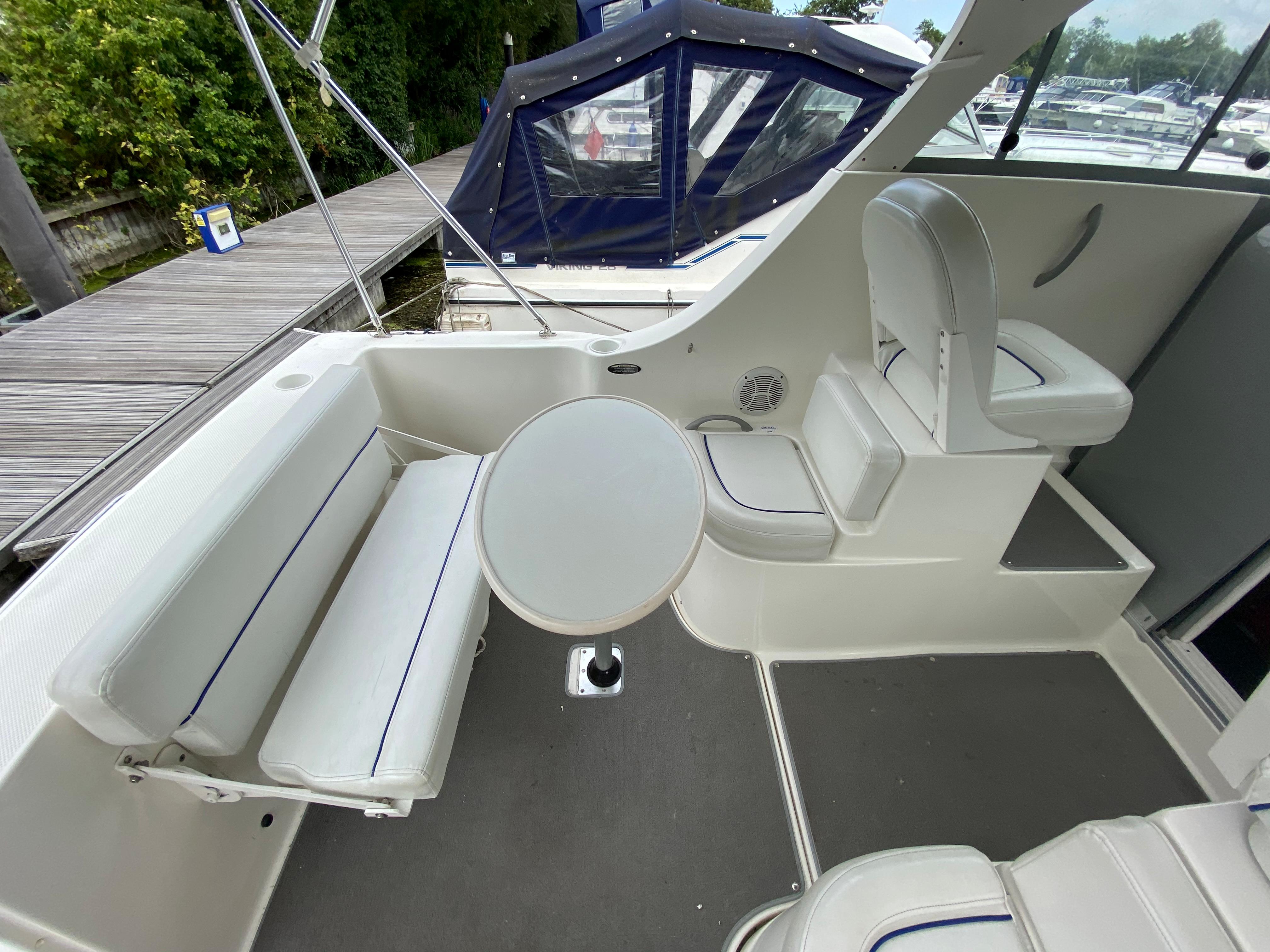 2006 Bayliner Discovery 246