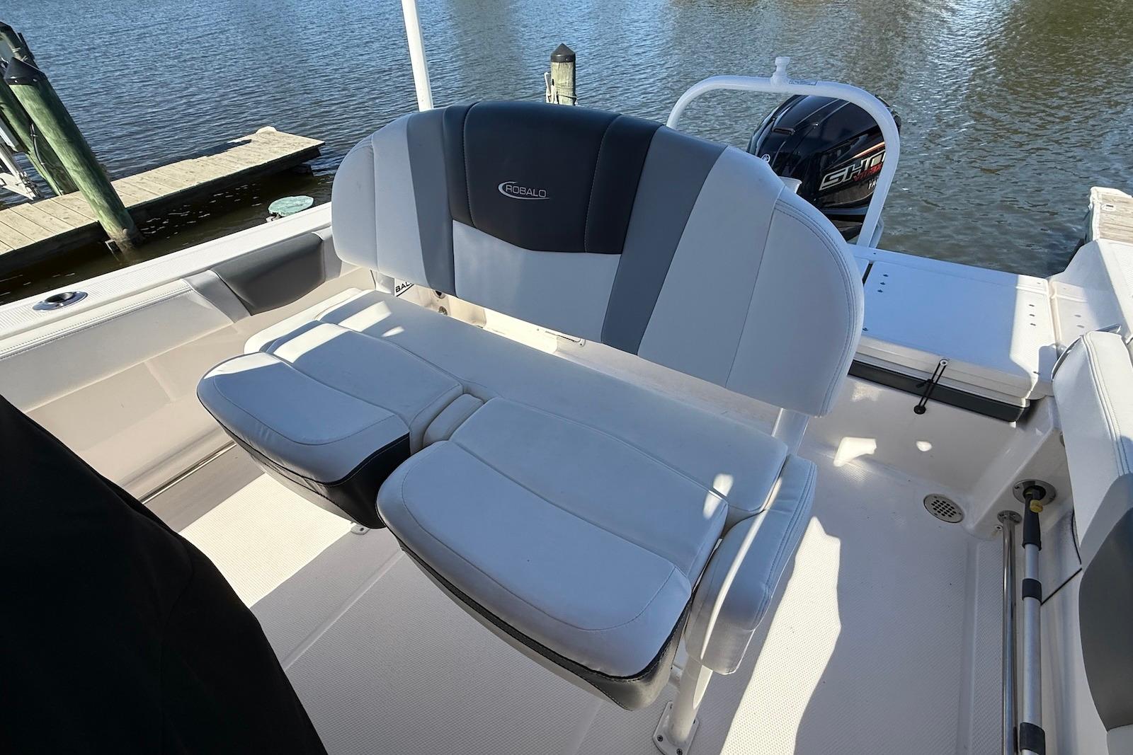 M 10489 TW Knot 10 Yacht Sales M 10489 TW Knot 10 Yacht Sales