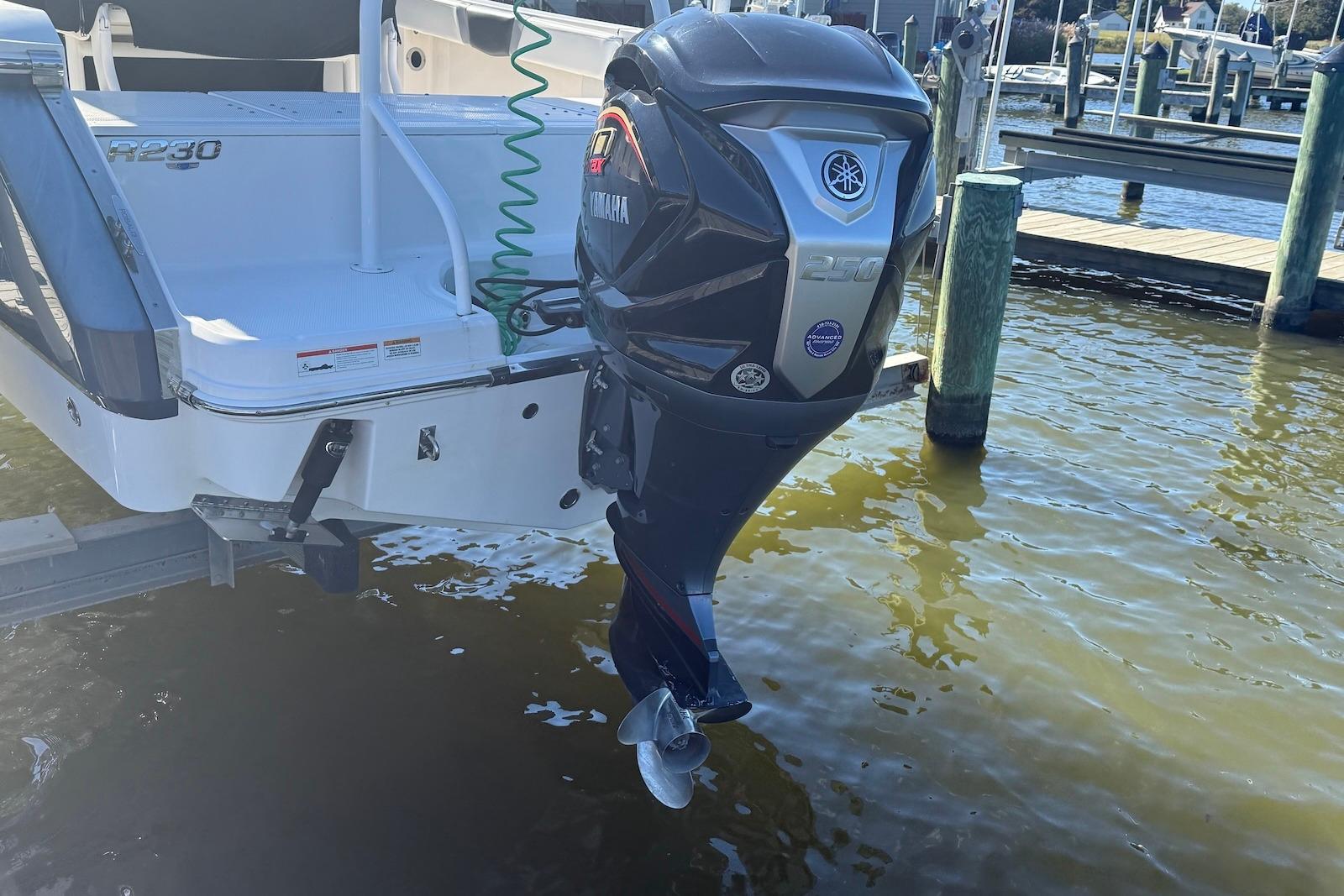 M 10489 TW Knot 10 Yacht Sales M 10489 TW Knot 10 Yacht Sales