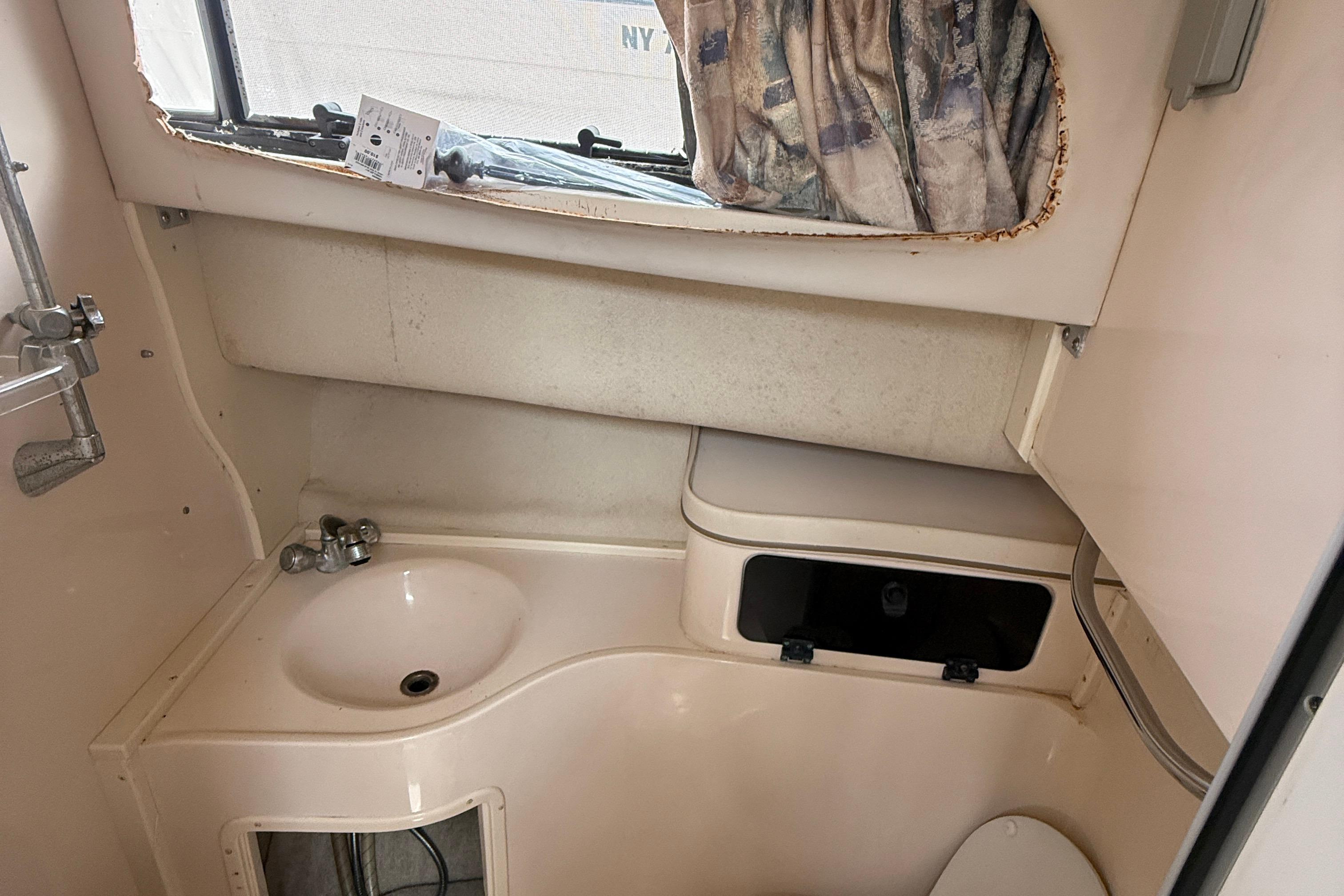 300-323 BROKERAGE SEBASTIAN