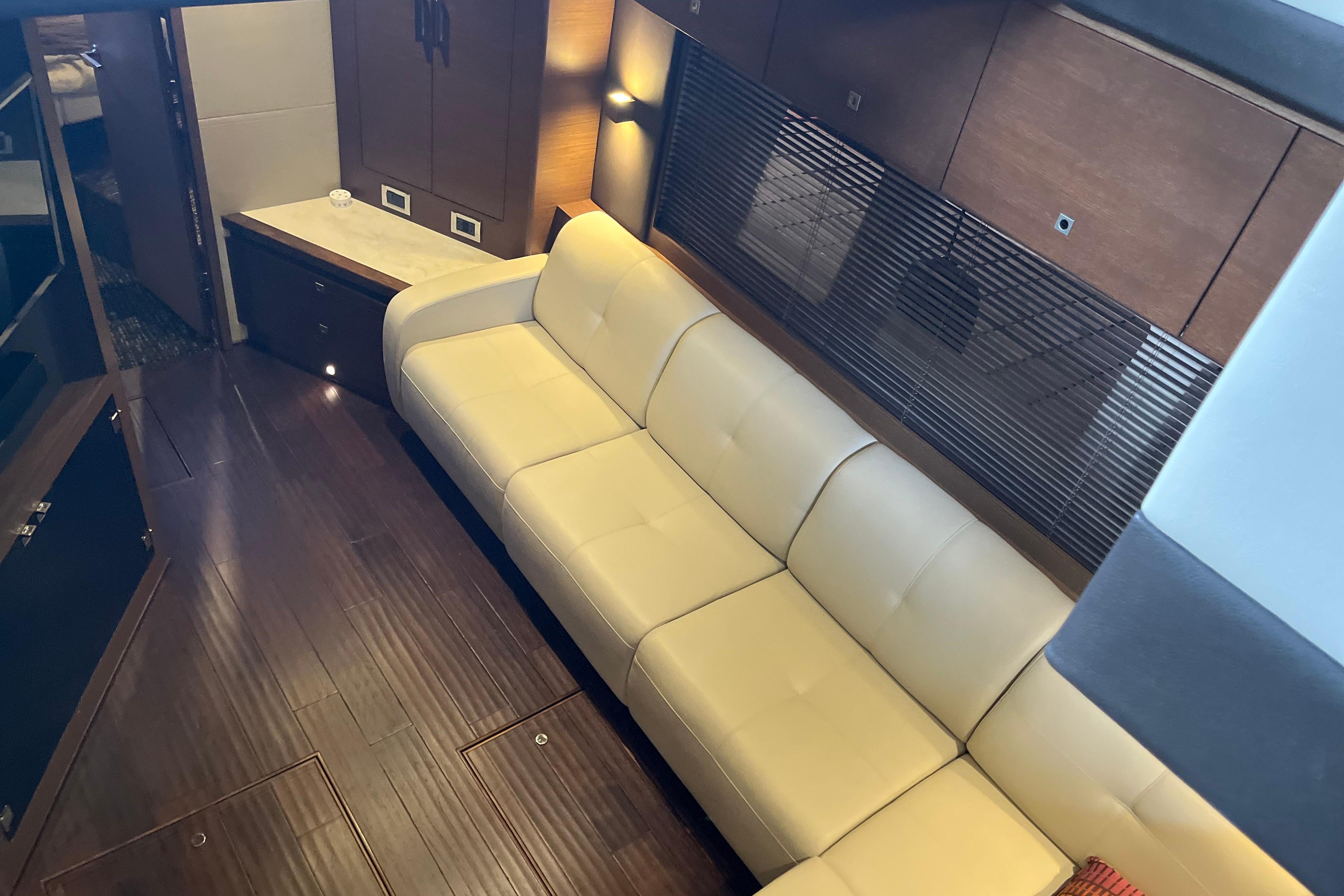 2015 Sea Ray Sundancer 510 #TBST51015 inventory image at Sun Country Yachts, Seattle