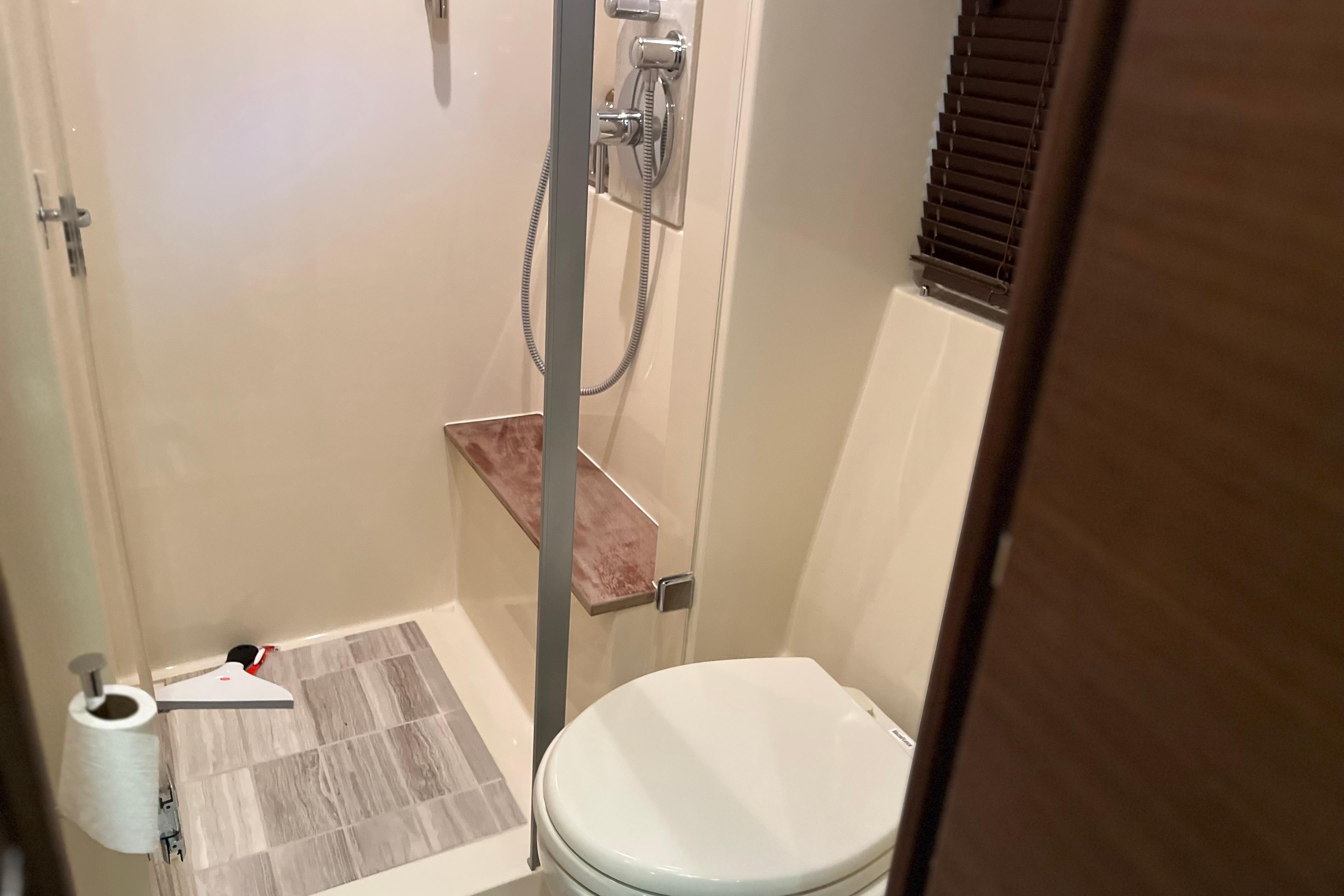 2015 Sea Ray Sundancer 510 #TBST51015 inventory image at Sun Country Yachts, Seattle