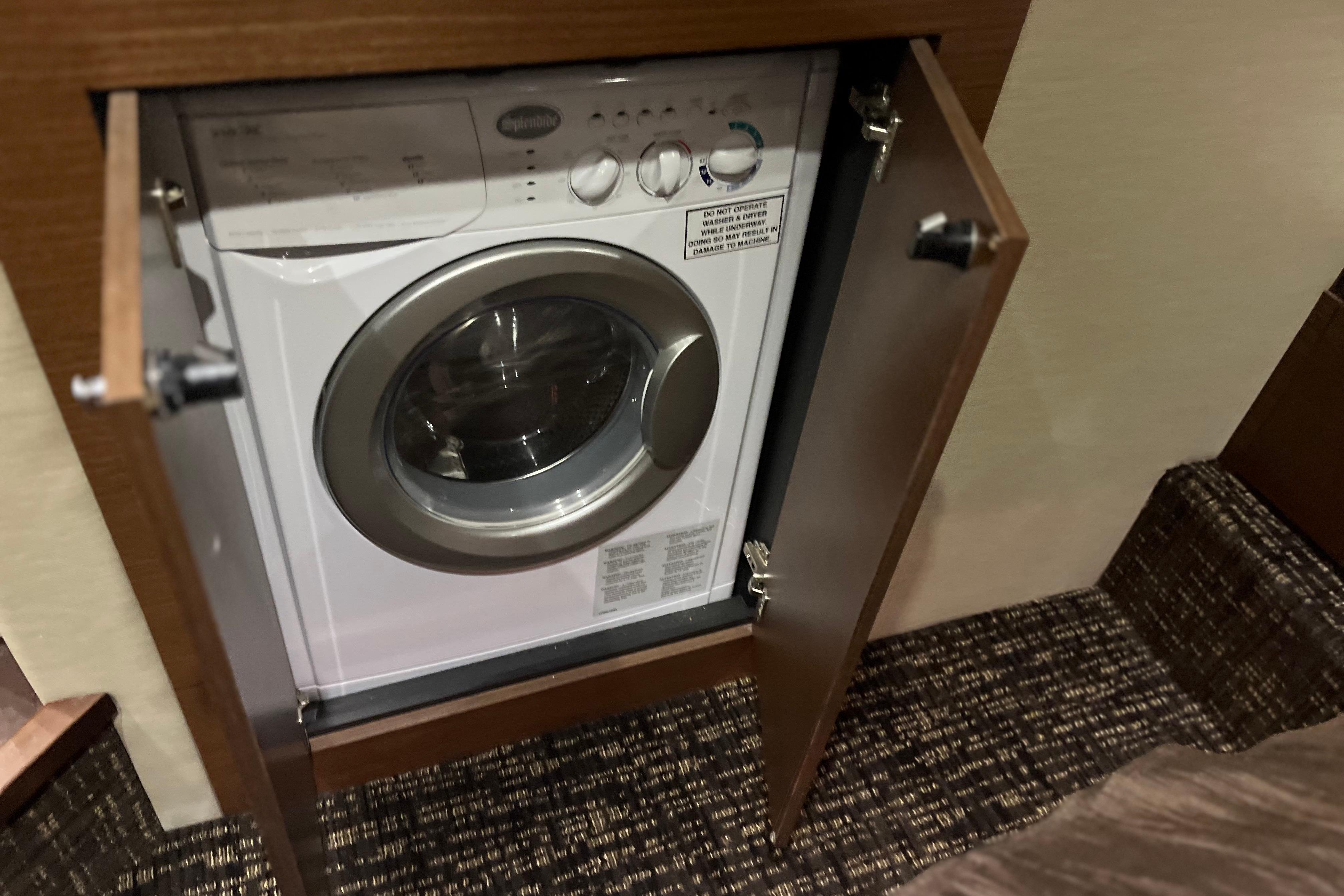 2015 Sea Ray Sundancer 510 #TBST51015 inventory image at Sun Country Yachts, Seattle