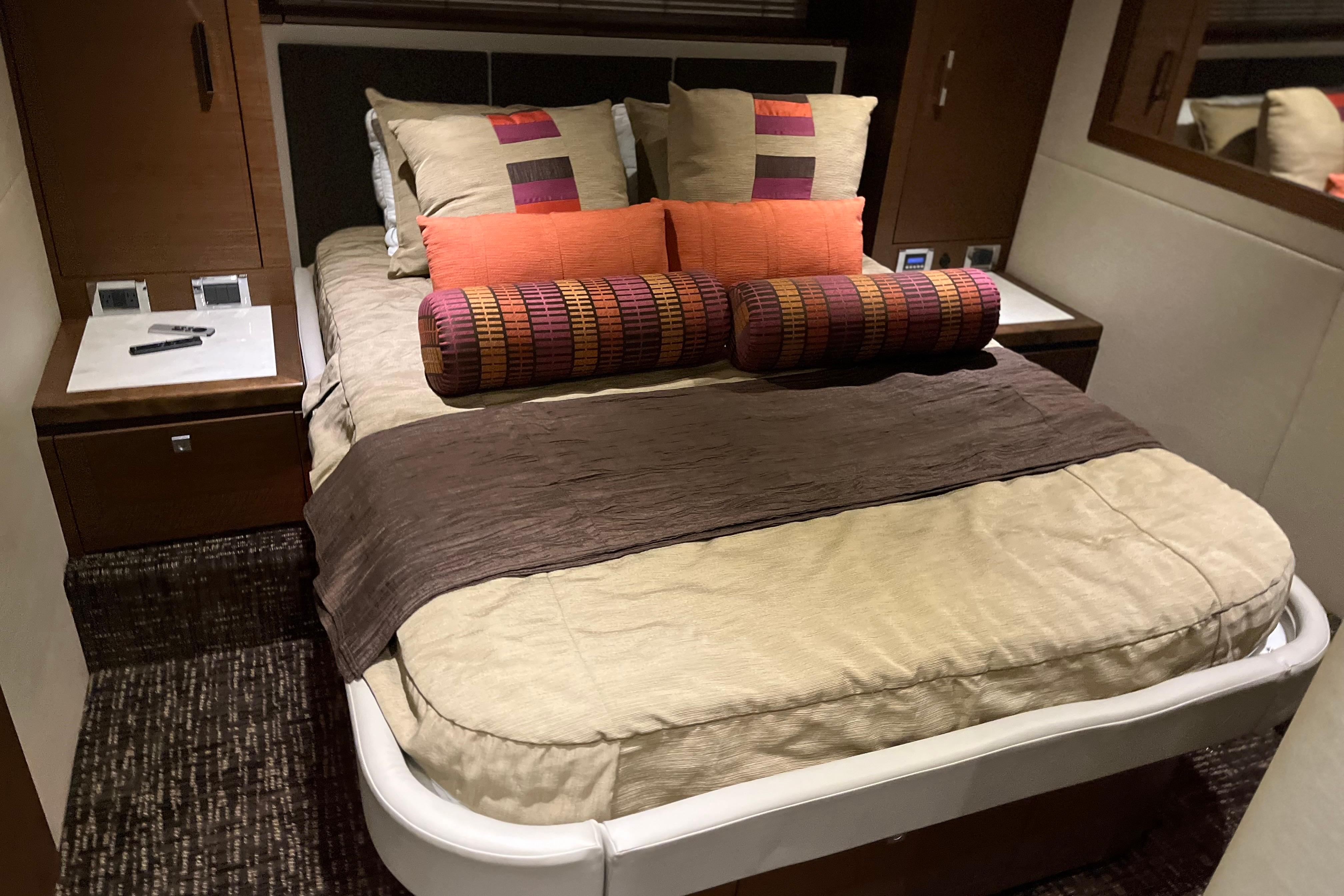 2015 Sea Ray Sundancer 510 #TBST51015 inventory image at Sun Country Yachts, Seattle