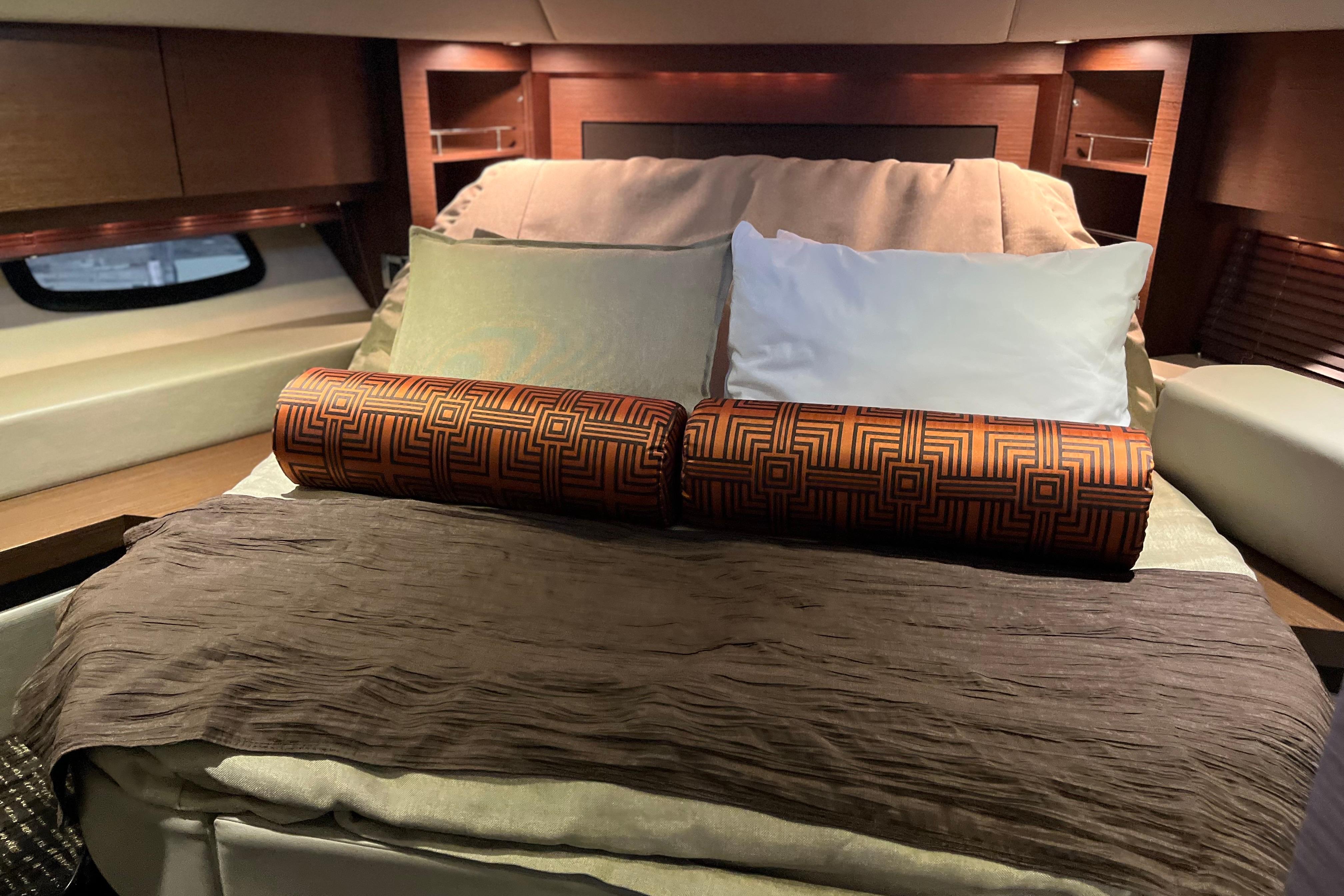 2015 Sea Ray Sundancer 510 #TBST51015 inventory image at Sun Country Yachts, Seattle