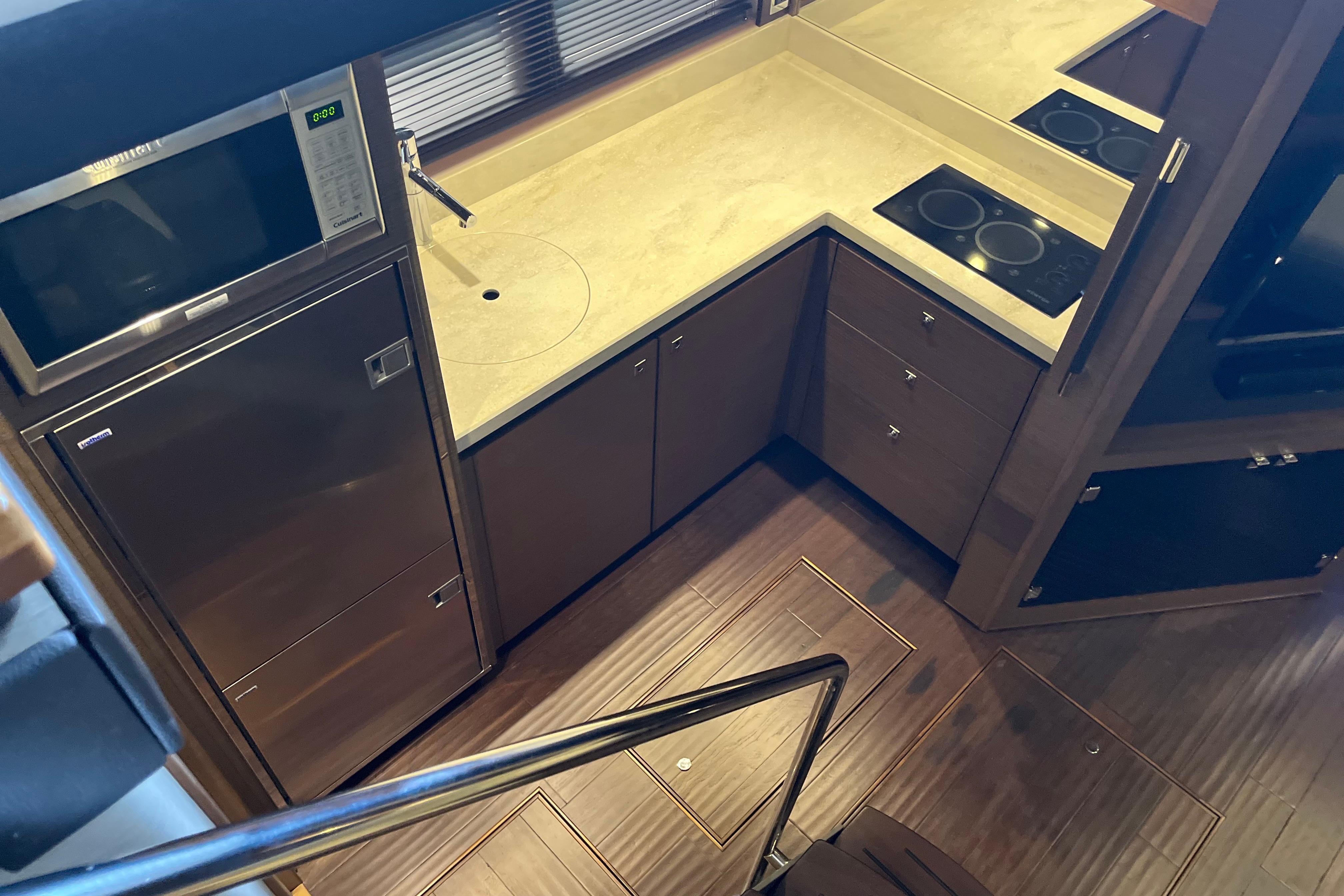 2015 Sea Ray Sundancer 510 #TBST51015 inventory image at Sun Country Yachts, Seattle