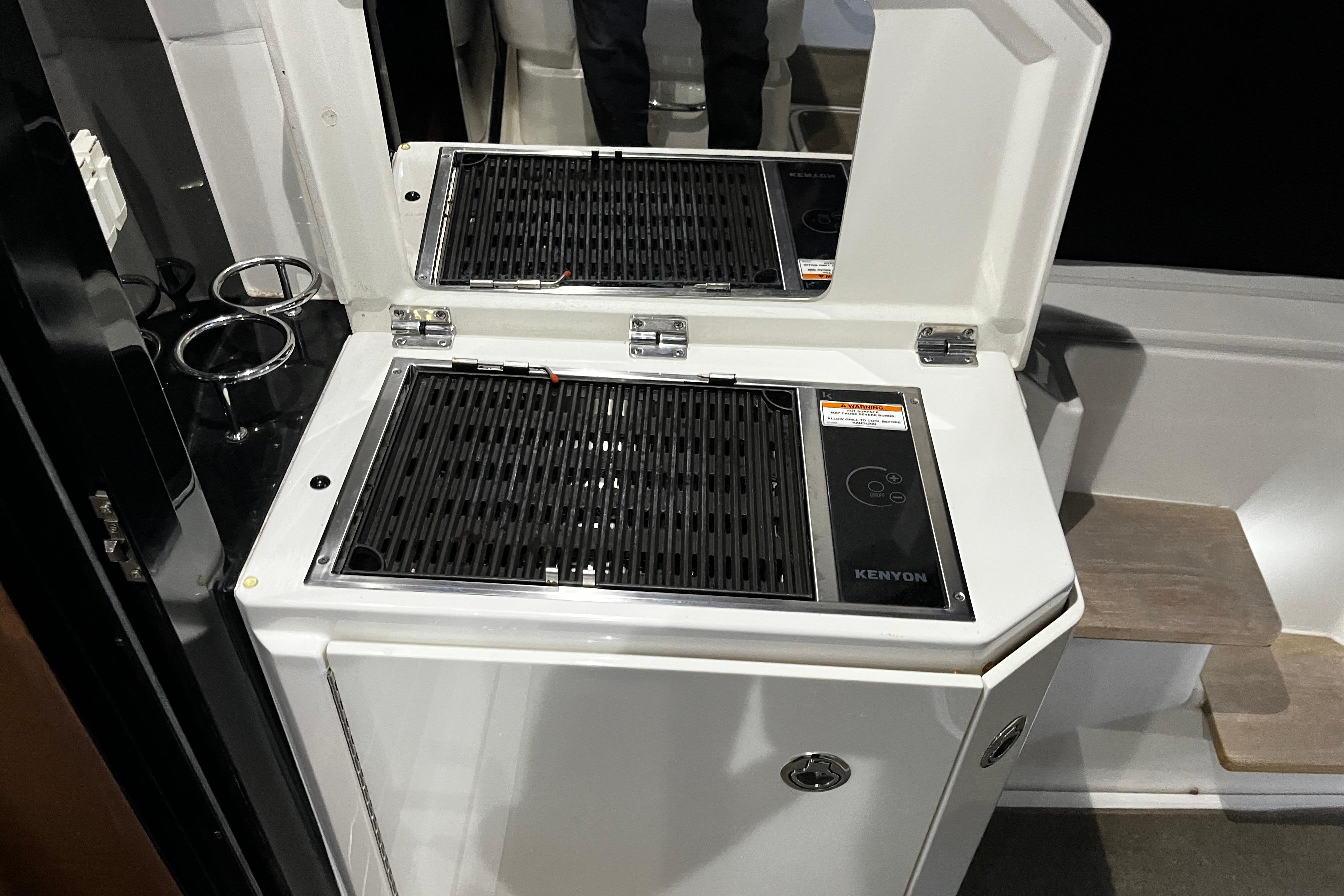 2015 Sea Ray Sundancer 510 #TBST51015 inventory image at Sun Country Yachts, Seattle