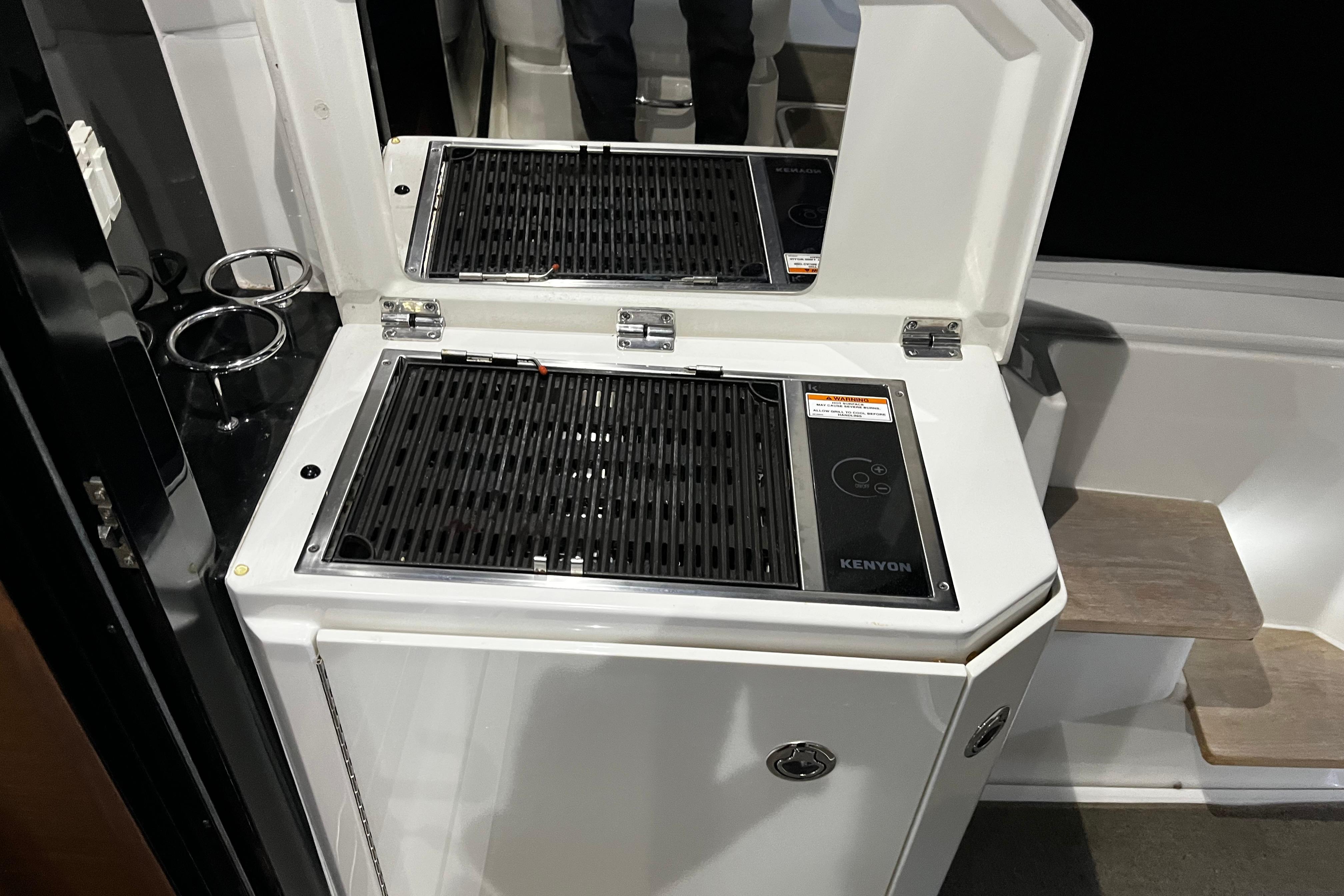 2015 Sea Ray Sundancer 510 #TBST51015 inventory image at Sun Country Yachts, Seattle