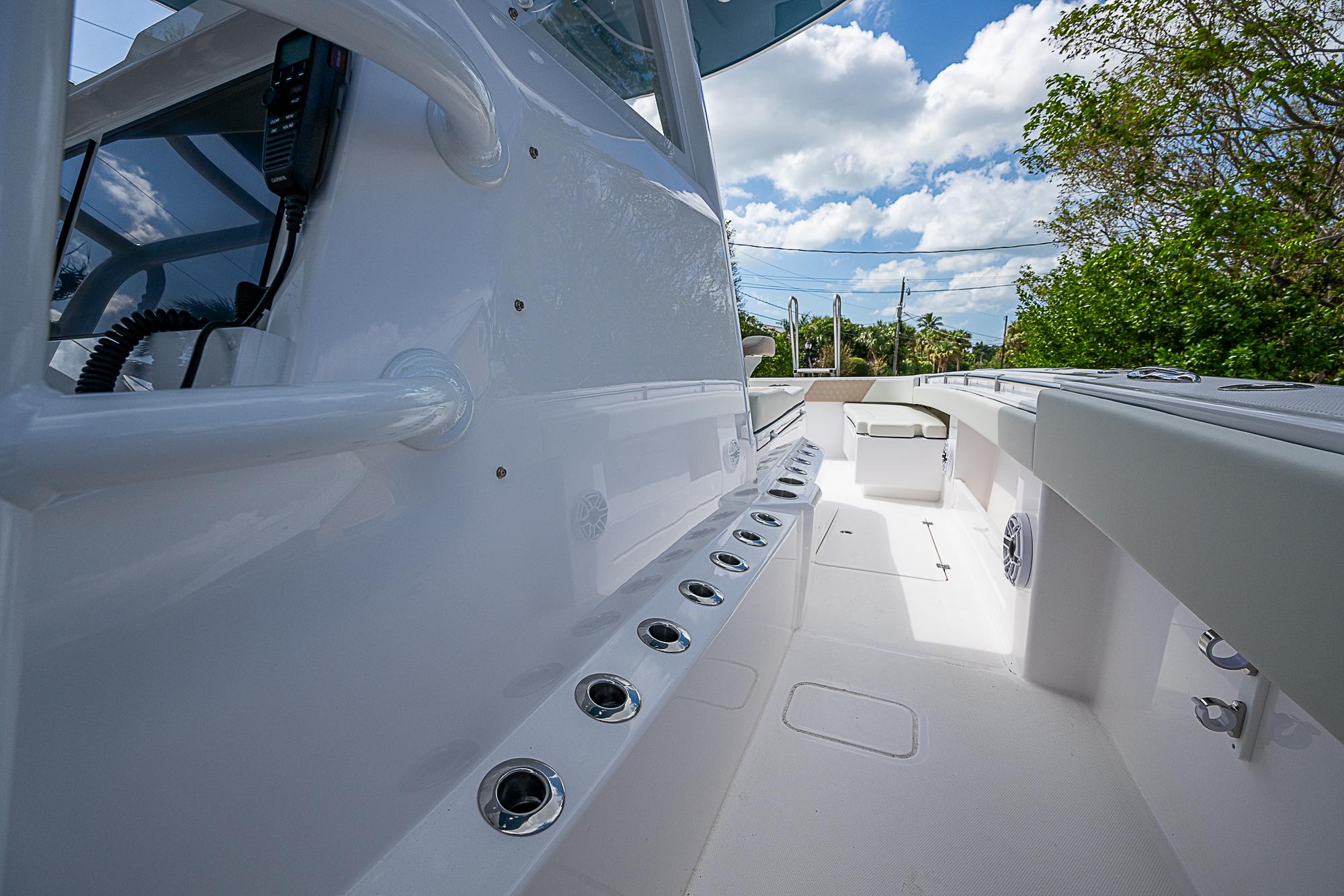 2025-invincible-38-catamaran-power-9607256-20241108113035414-1_XLARGE