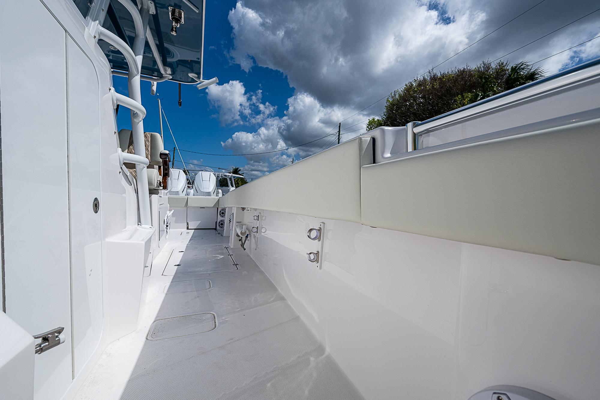 2025-invincible-38-catamaran-power-9607256-20241108113105392-1_XLARGE