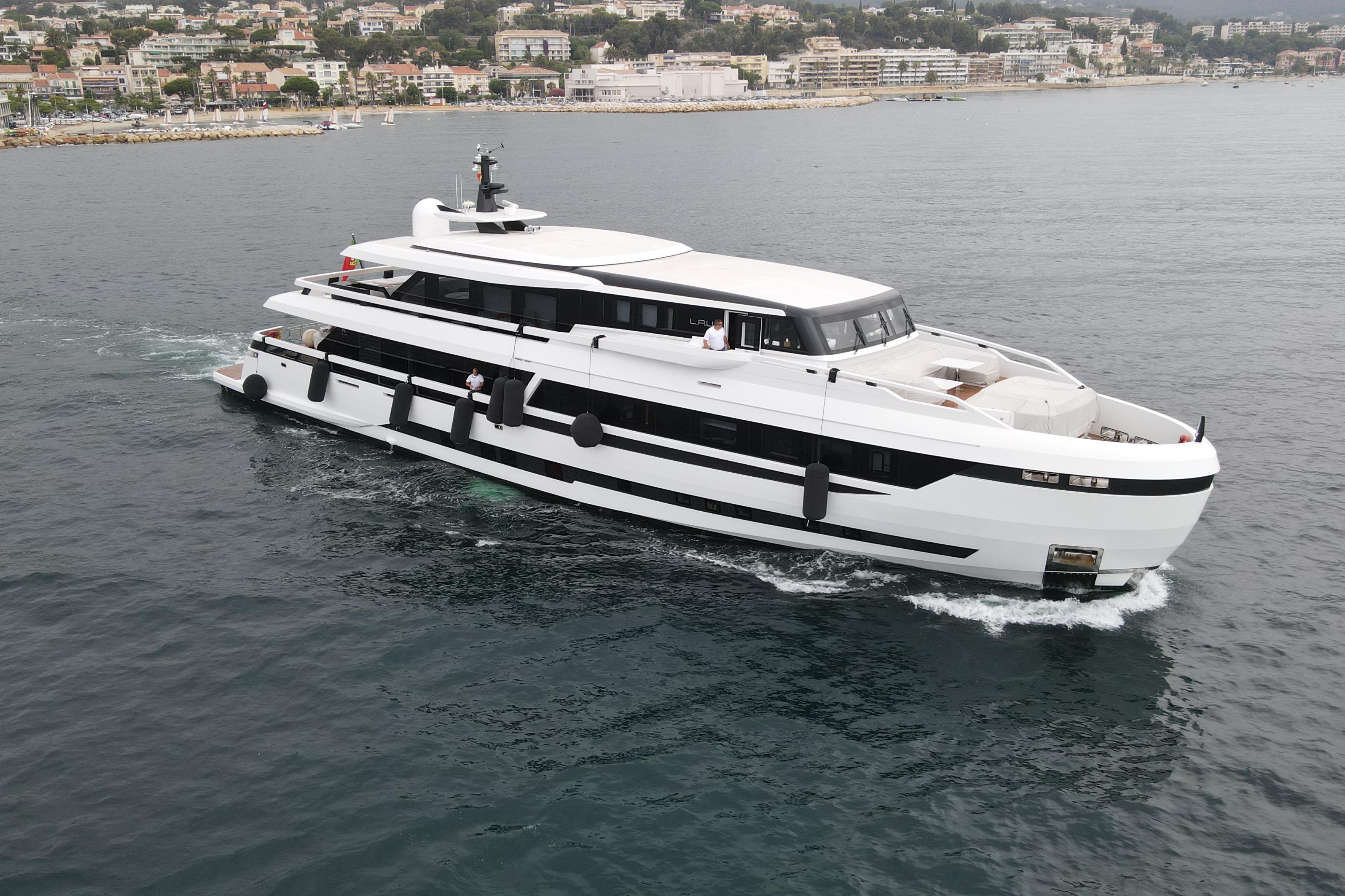 ISA Yachts (Palumbo Superyachts) Isa Extra 130 Alloy
