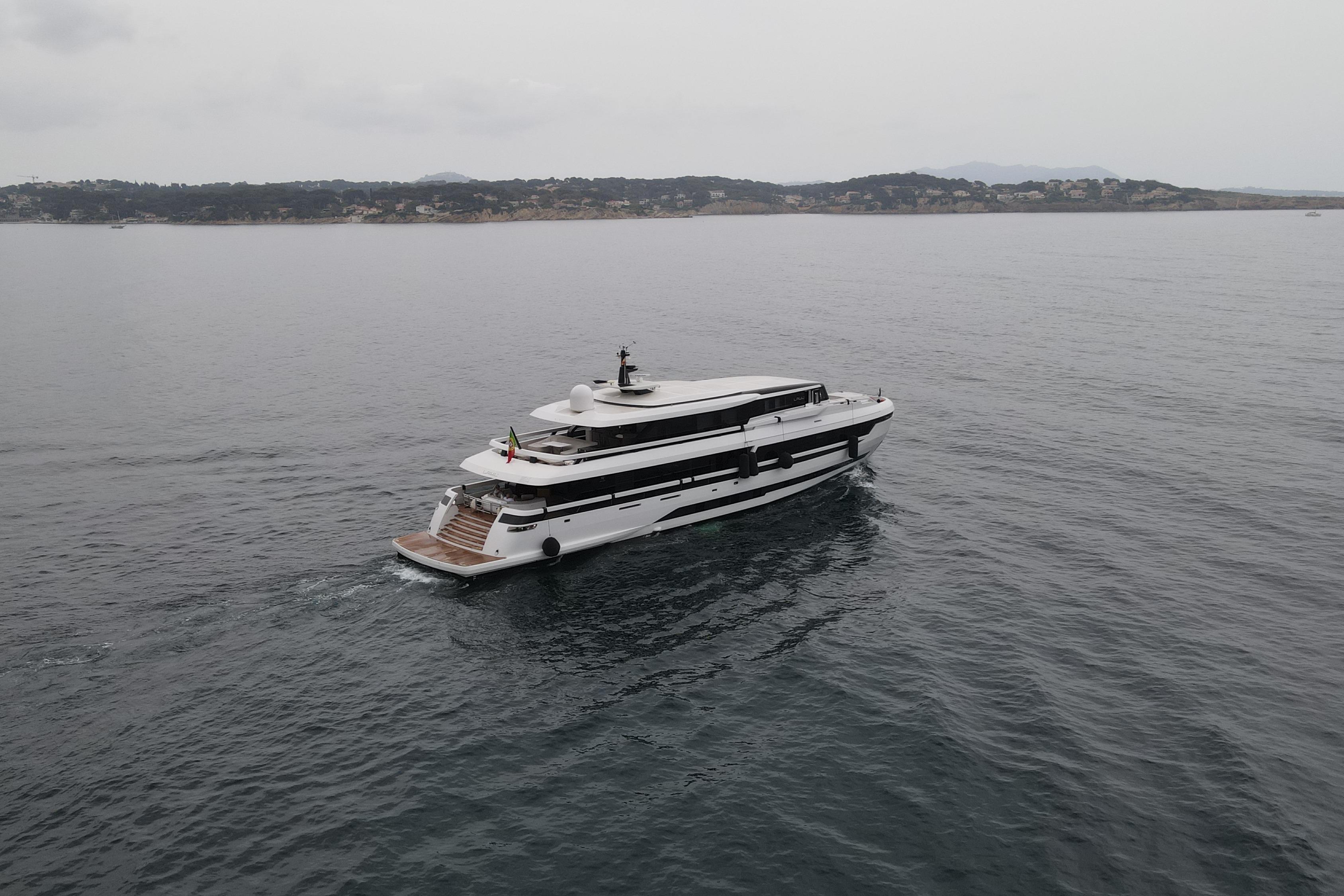 ISA Yachts (Palumbo Superyachts) Isa Extra 130 Alloy