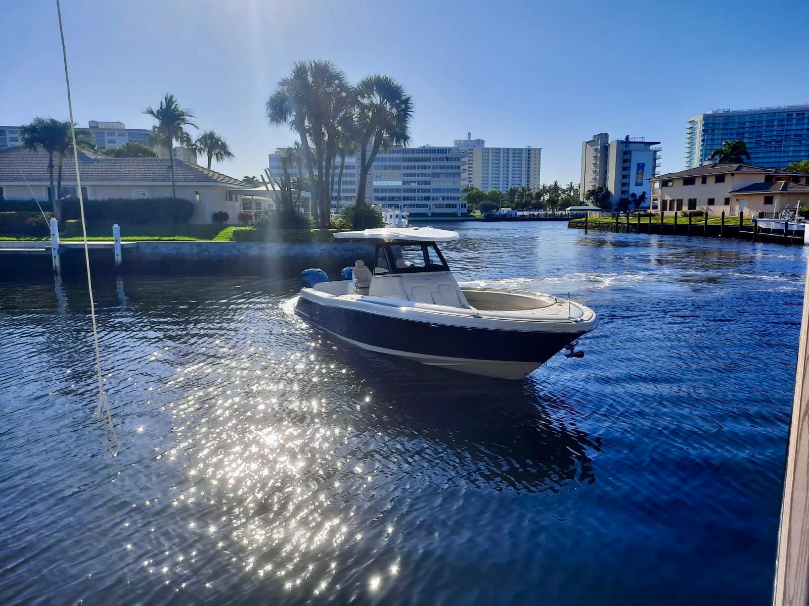 2019-chris-craft-catalina-34-power-9777268-20250430122339143-1_XLARGE